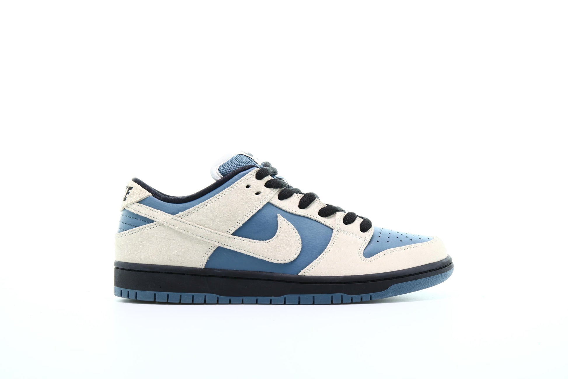 Exclusive Nike SB Dunk Low Pro "Light Cream" — 3.5 — Front View