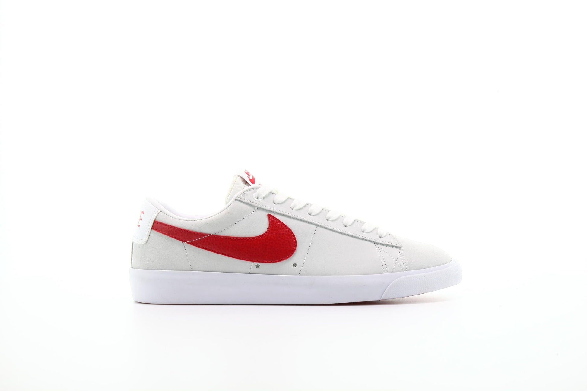 Exclusive Nike SB Zoom Blazer Low GT "White" — 3.5 — Front View