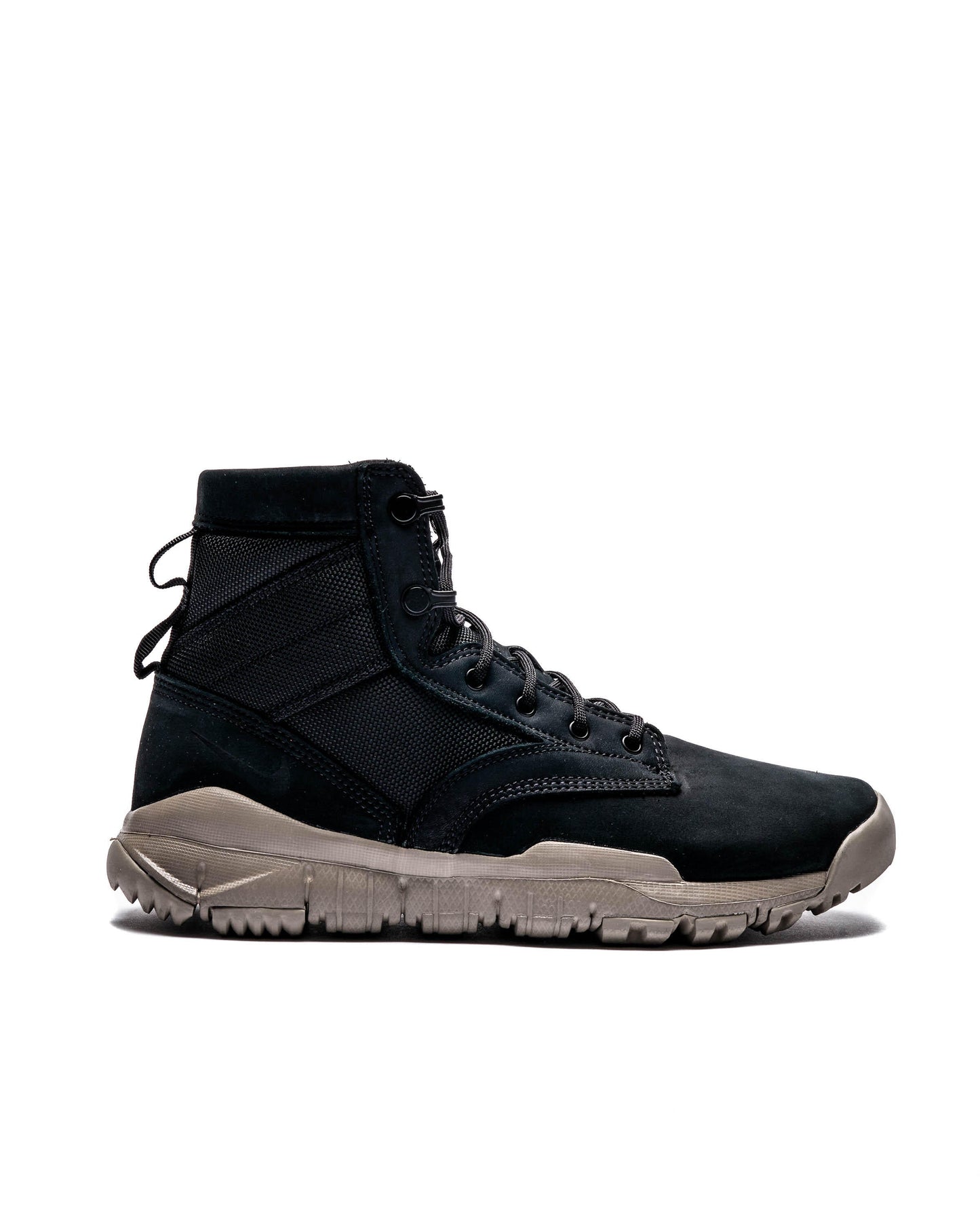 Exclusive Nike SFB 6" NSW LEATHER — 3 — Front View