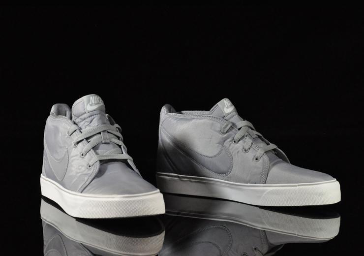 Exclusive Nike Toki — 3.5 — Front View