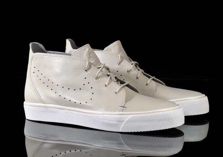 Exclusive Nike Toki Premium — 3.5 — Front View