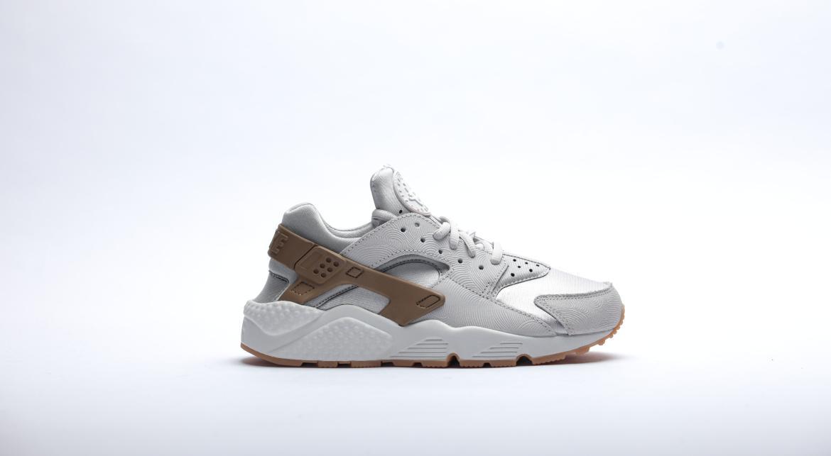 Exclusive Nike W Air Huarache Run Prm Suede "Gamma Grey" — 5 — Front View
