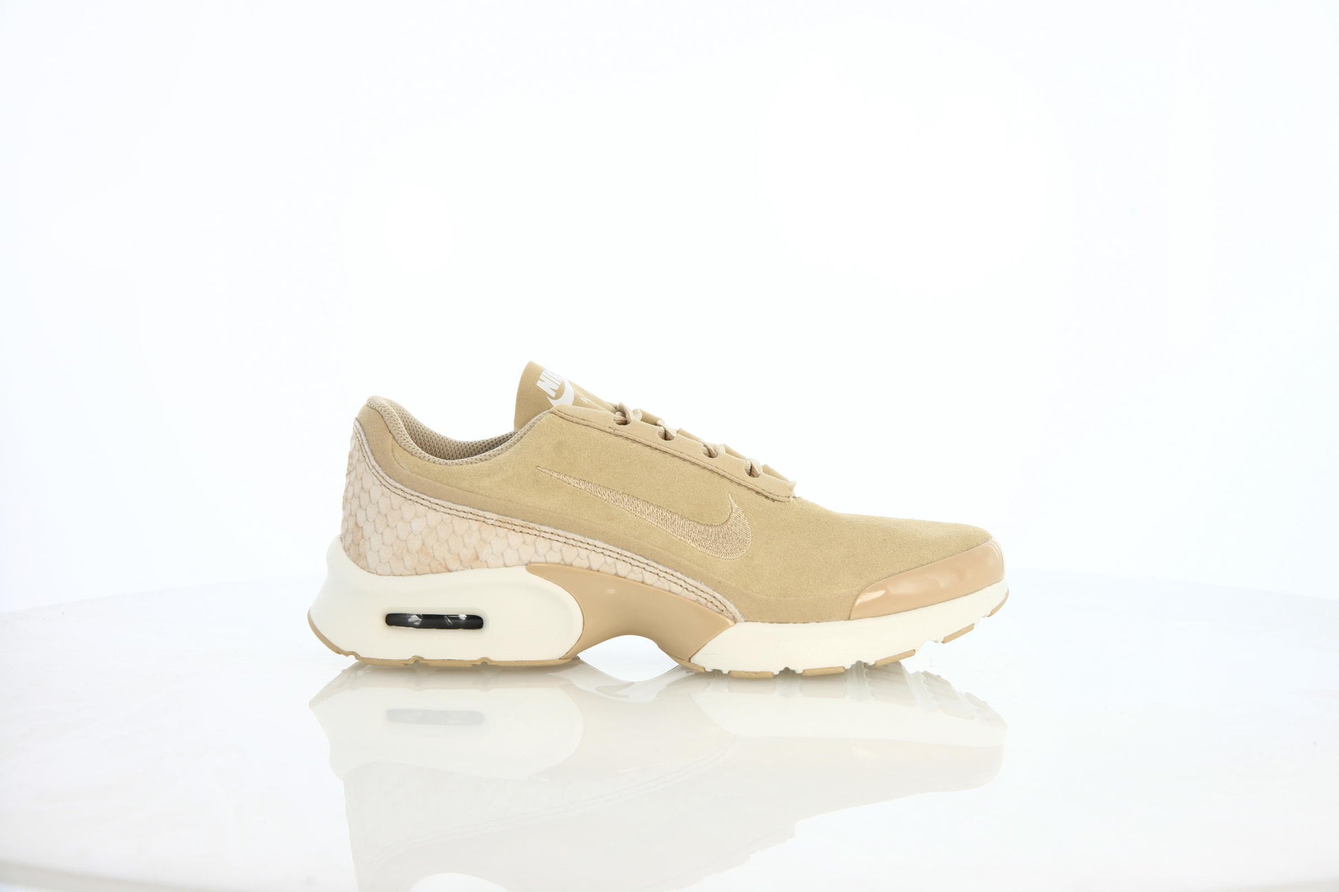 Exclusive Nike Wmns Air Max Jewell Premium Txt "Linien" — 5 — Front View