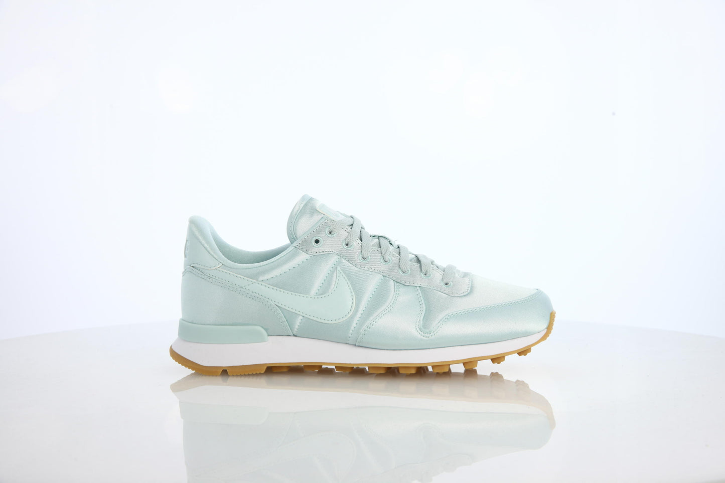Exclusive Nike Wmns Internationalist QS Pastel Pack "Fiber Glass" — 5 — Front View