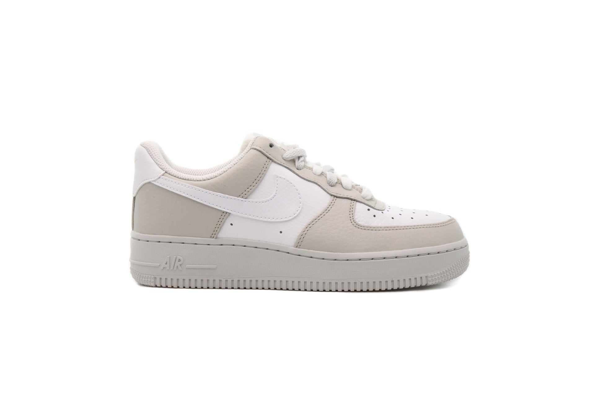 Exclusive Nike WMNS AIR FORCE 1 '07 "LIGHT BONE" — 5 — Front View