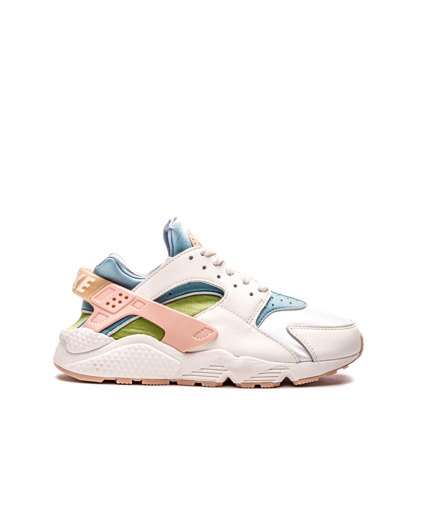 Exclusive Nike WMNS AIR HUARACHE SE — 5 — Front View