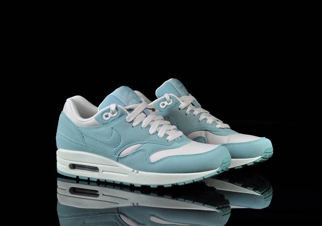 Exclusive Nike Wmns Air Max 1 — 3.5 — Front View