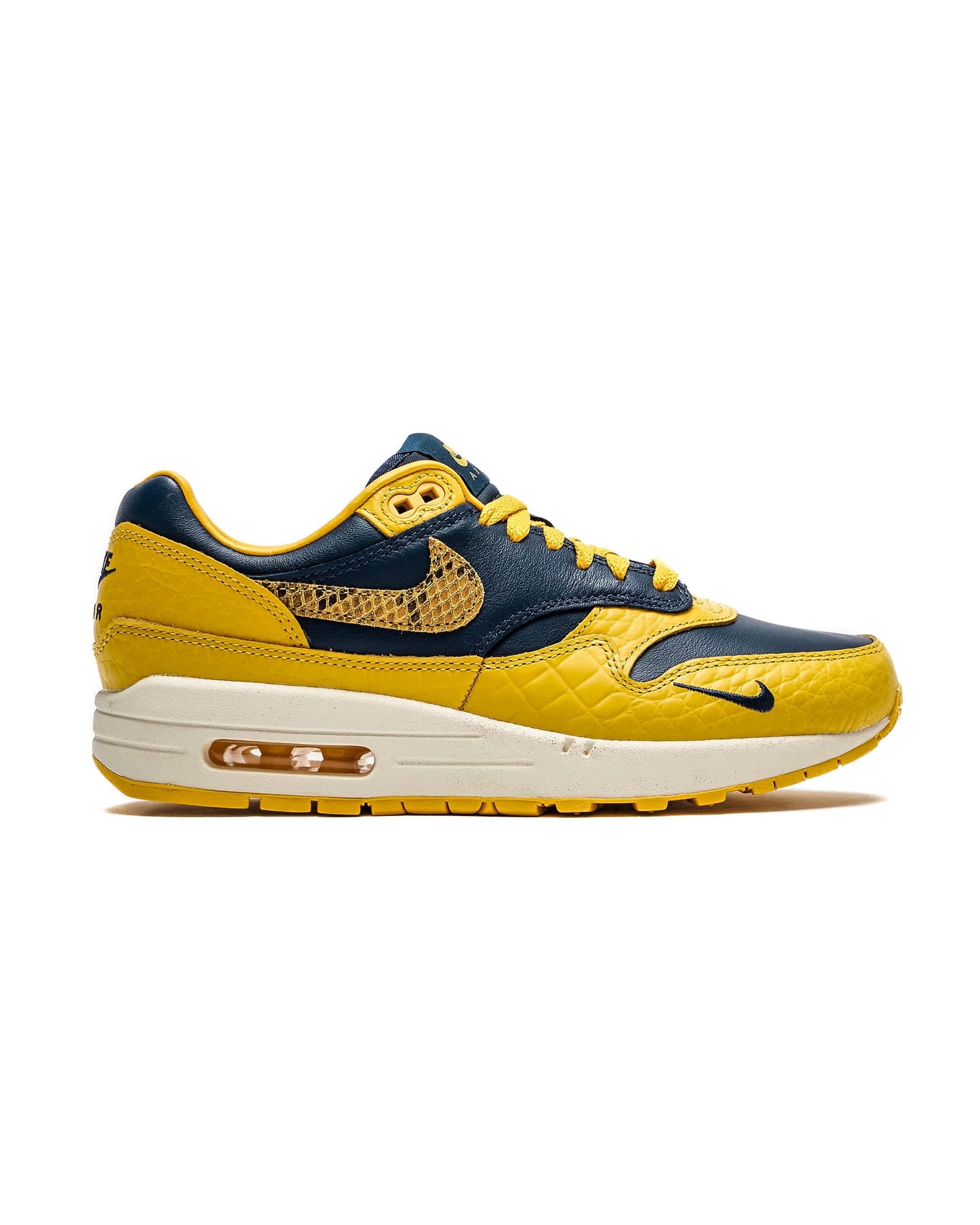 Exclusive Nike WMNS AIR MAX 1 PRM — 5 — Front View