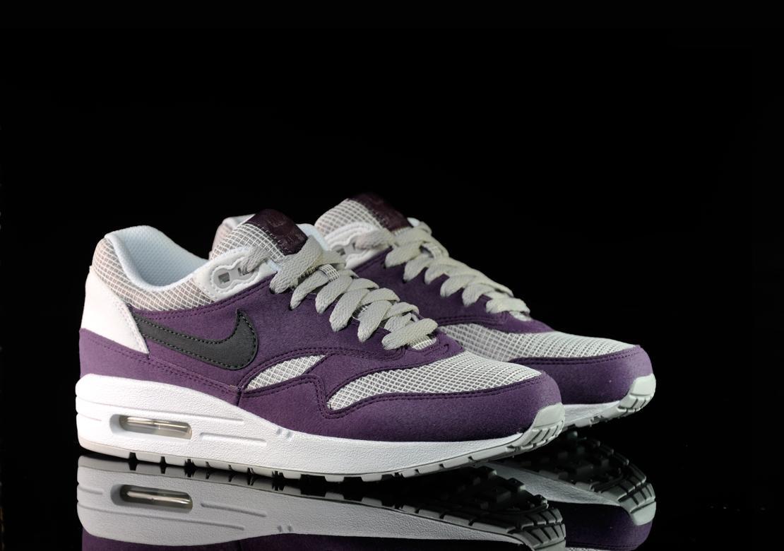 Exclusive Nike Wmns Air Max 1 — 3.5 — Front View