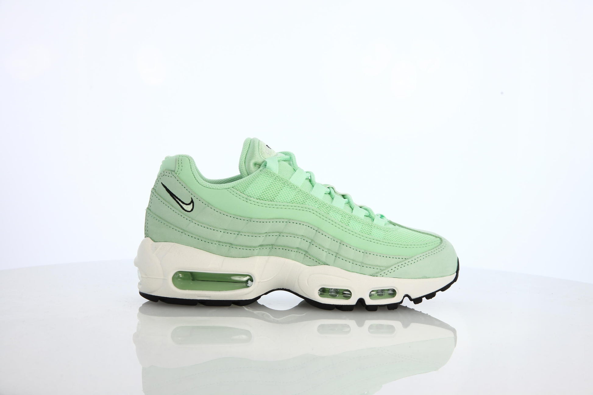 Exclusive Nike Wmns Air Max 95 "Fresh Mint" — 5 — Front View