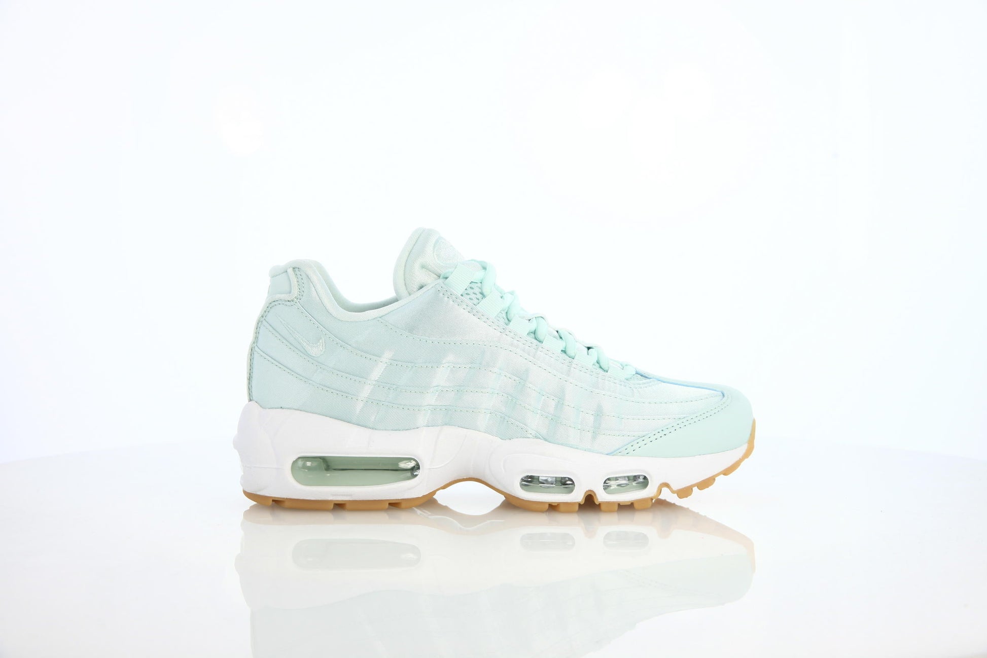 Exclusive Nike Wmns Air Max 95 Wqs "Fiber Glass" — 5 — Front View