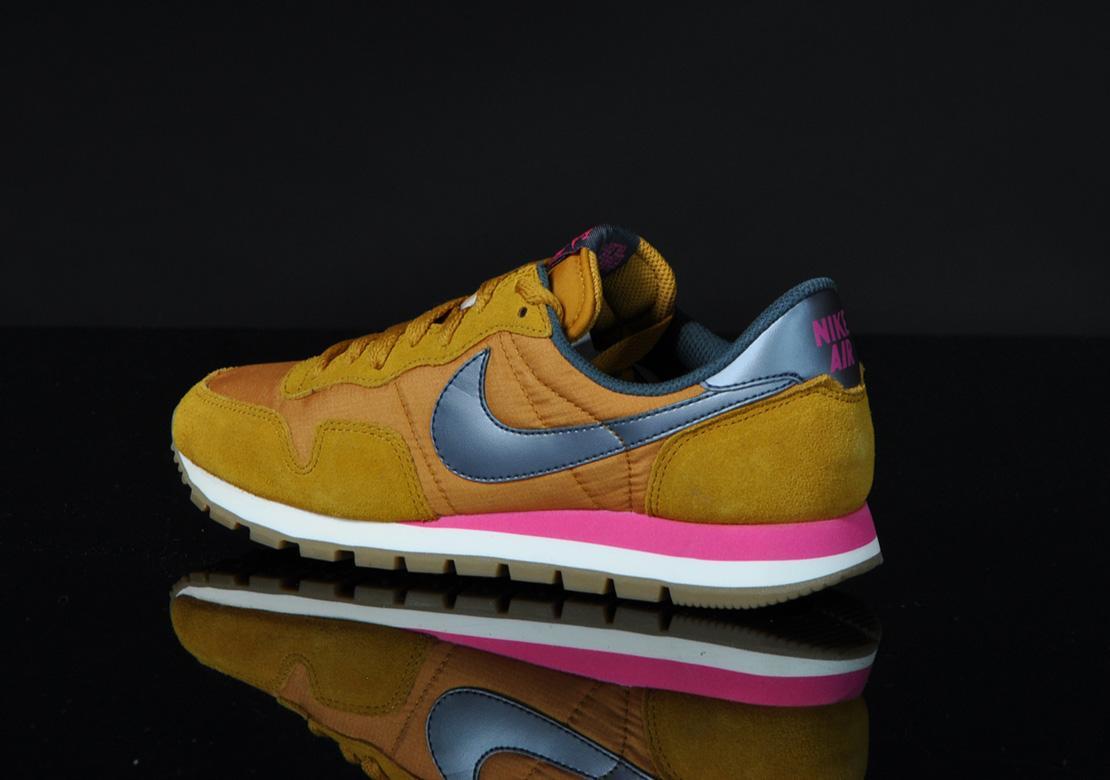 Exclusive Nike Wmns Air Pegasus 83 — 3.5 — Front View