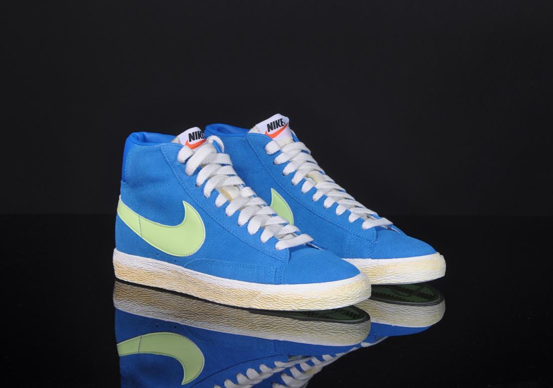 Exclusive Nike Wmns Blazer Hi Suede (VNTG) — 3.5 — Front View