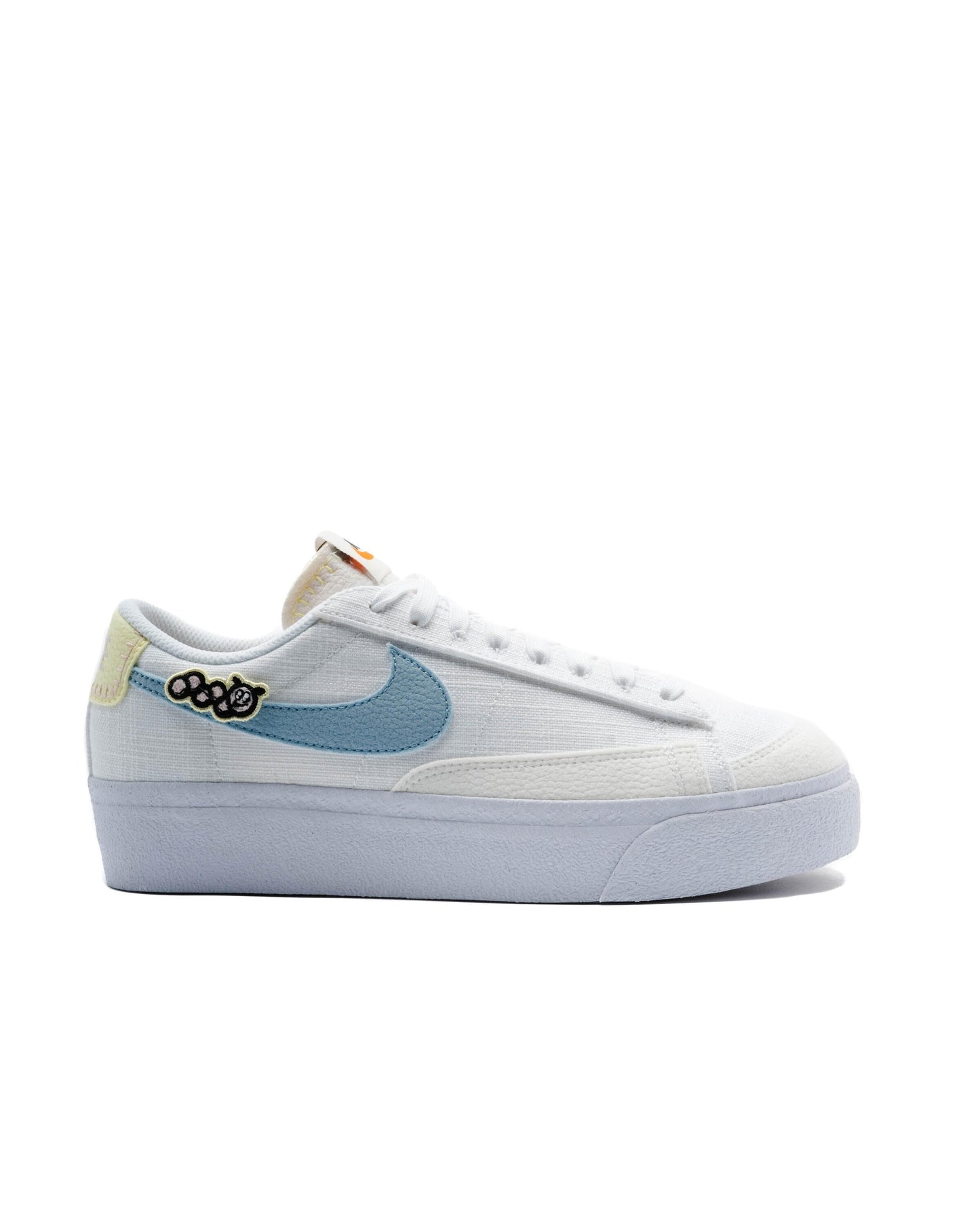 Exclusive Nike WMNS BLAZER LOW PLATFORM SE NN — 5 — Front View