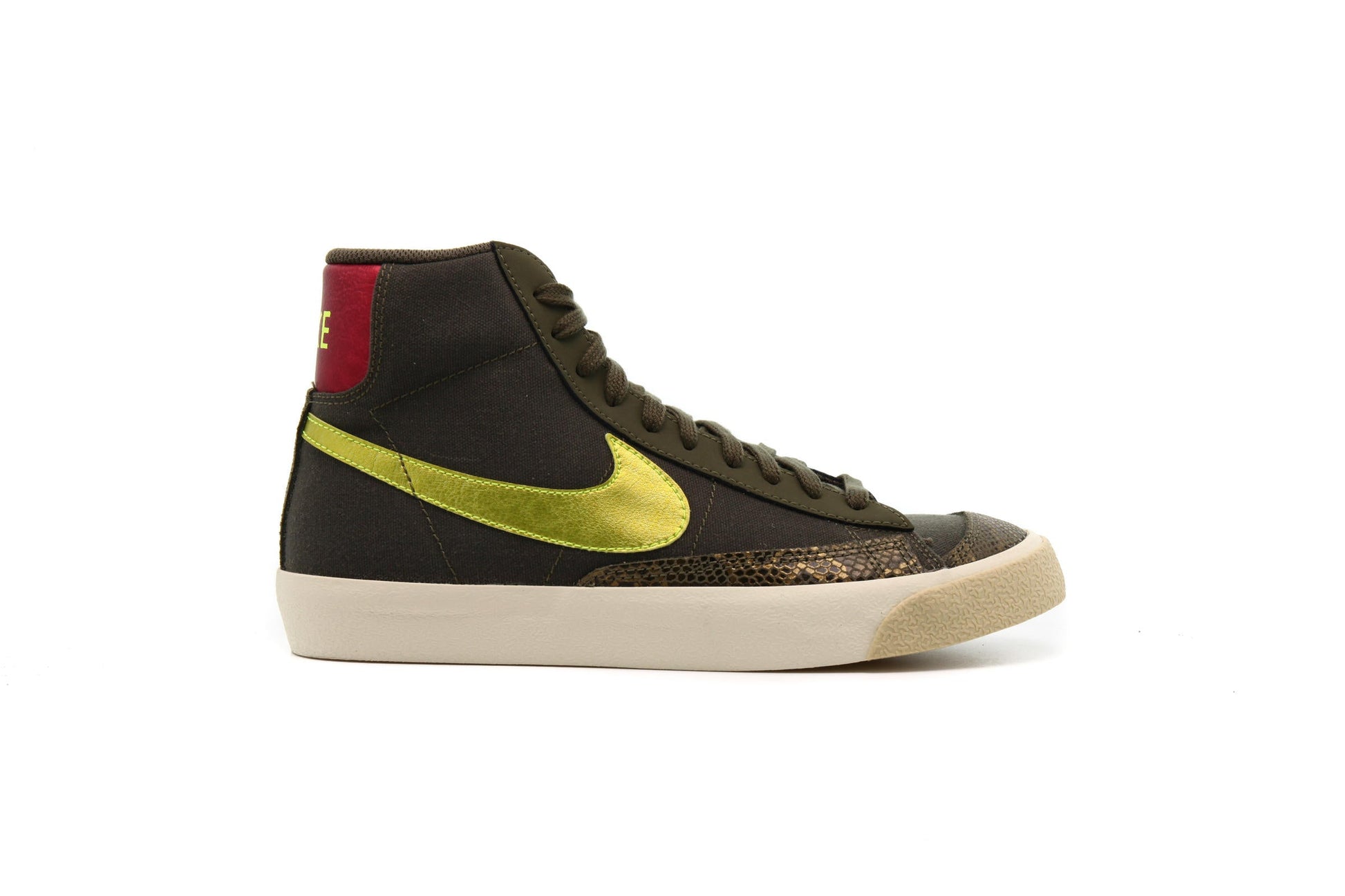 Exclusive Nike WMNS BLAZER MID '77 "MEDIUM OLIVE" — 5 — Front View