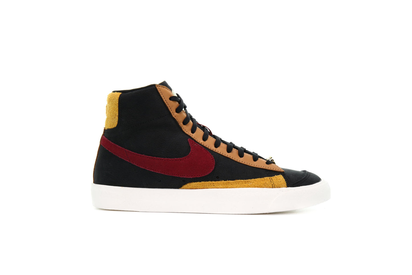 Exclusive Nike WMNS BLAZER MID '77 QS "BLACK" — 5 — Front View