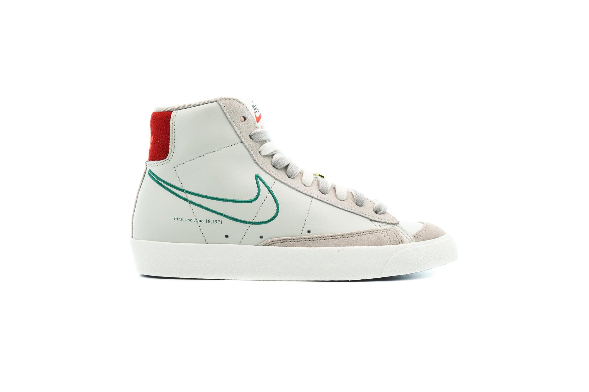 Exclusive Nike WMNS BLAZER MID '77 SE — 5 — Front View