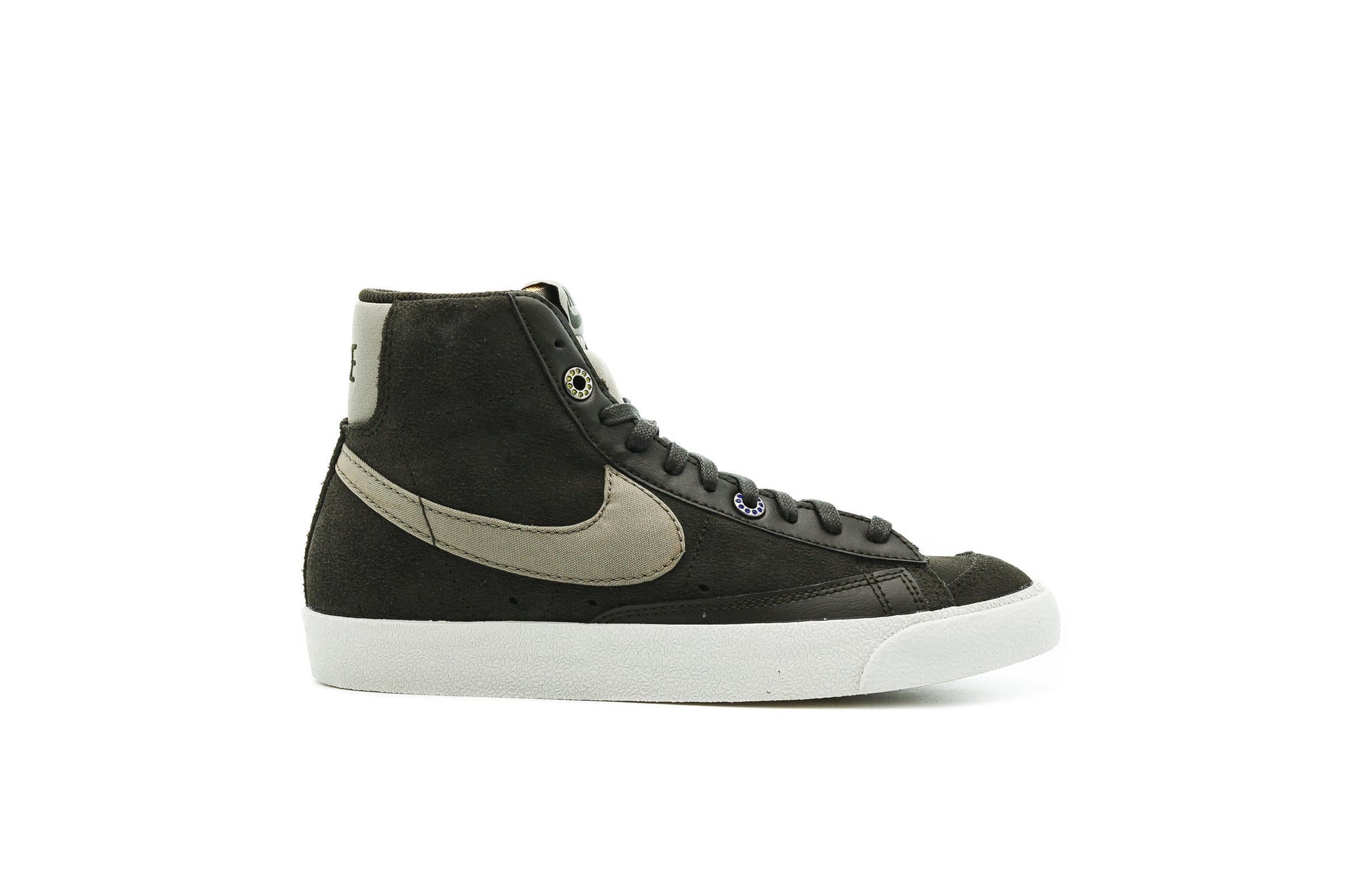 Exclusive Nike WMNS BLAZER MID '77 "SEQUOIA" — 5 — Front View