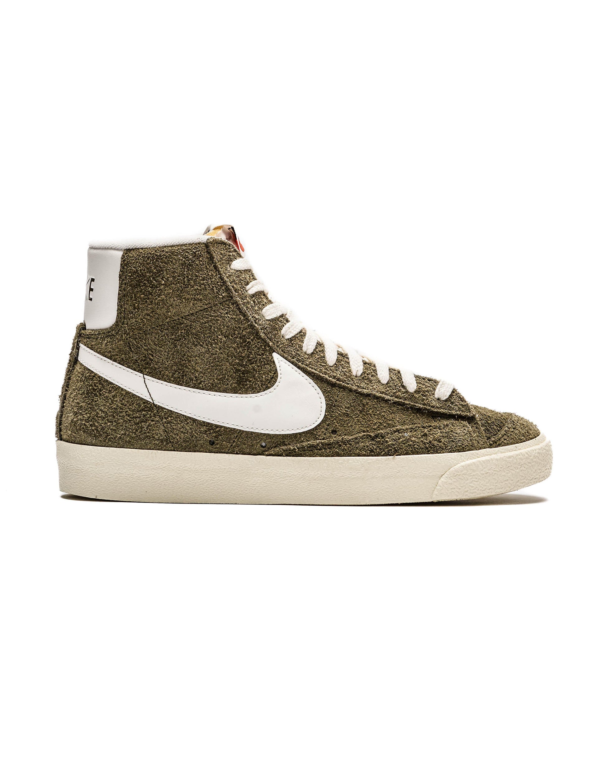 Exclusive NIKE WMNS BLAZER MID '77 VNTG — 5 — Front View