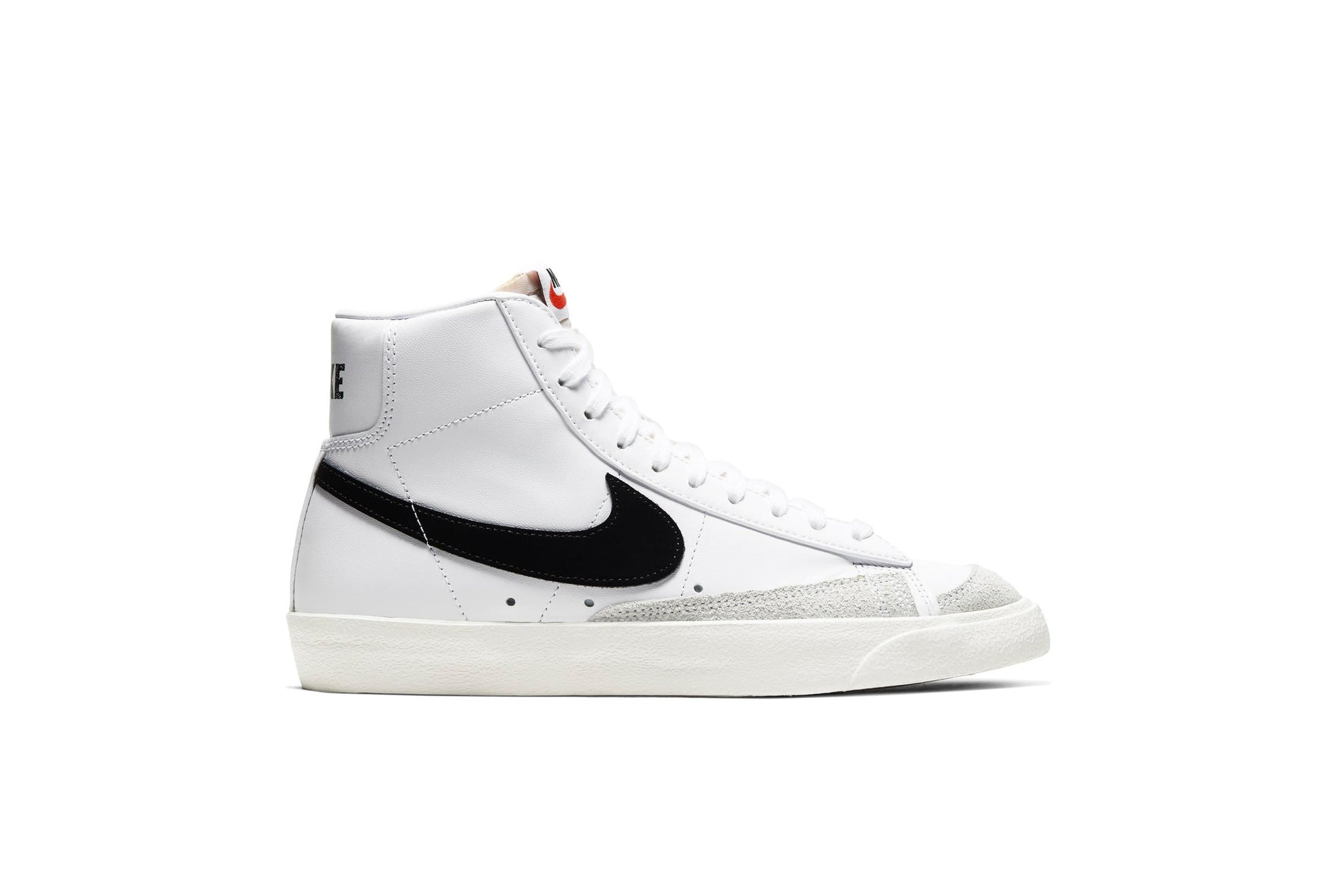 Exclusive Nike WMNS BLAZER MID '77 "WHITE" — 5 — Front View