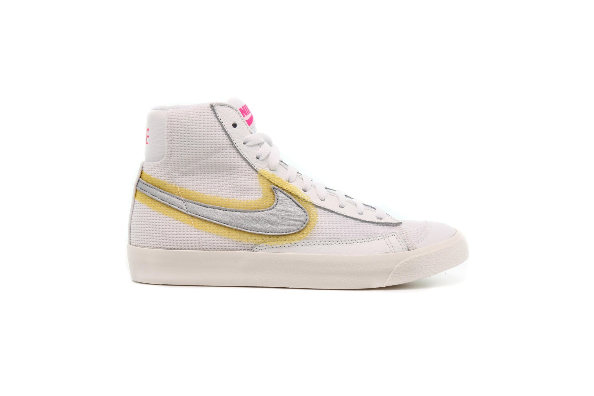 Exclusive Nike WMNS BLAZER MID VNTG '77 "WHITE" — 5 — Front View
