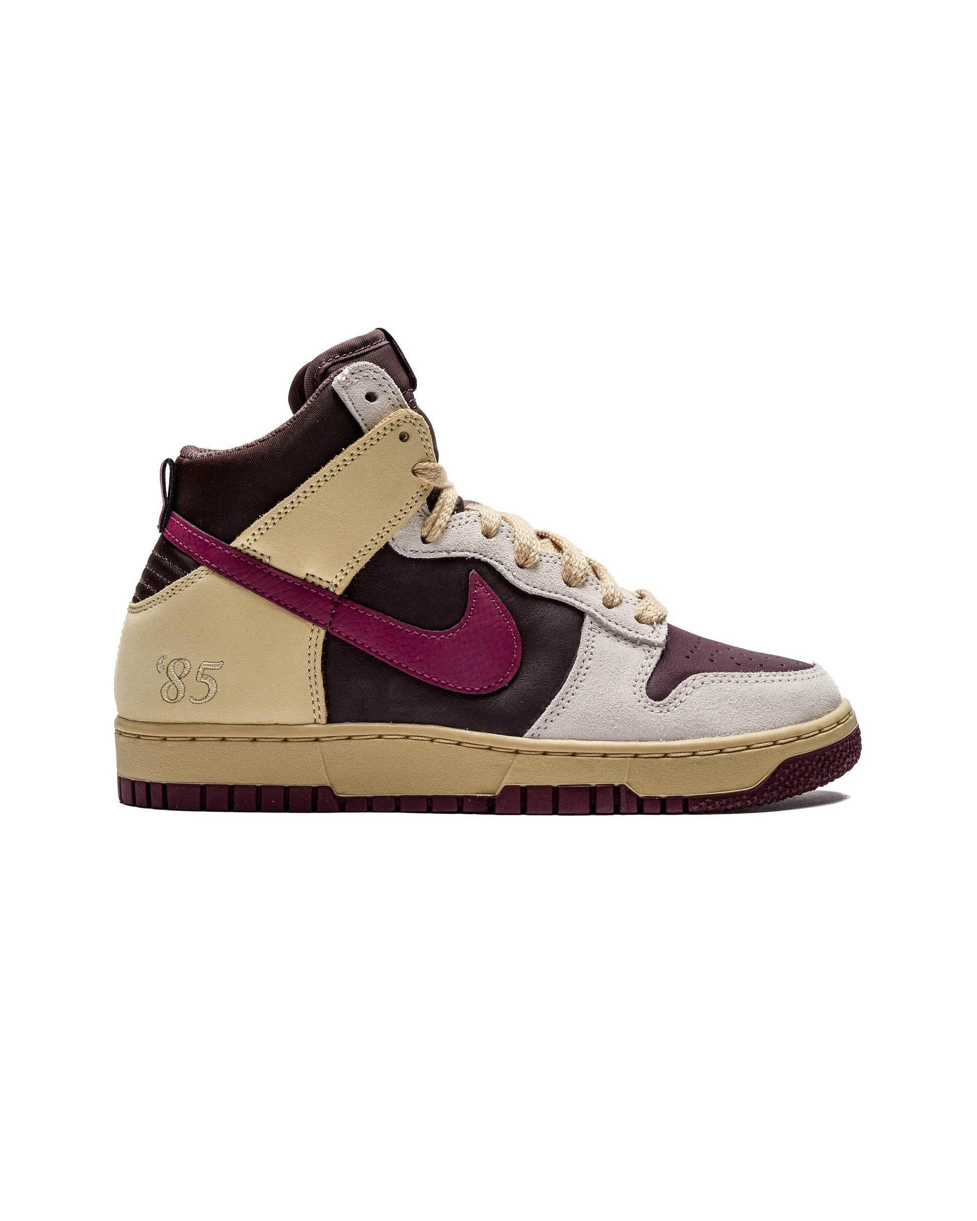 Exclusive Nike WMNS DUNK HIGH 1985 'Valentine's Day' — 5 — Front View