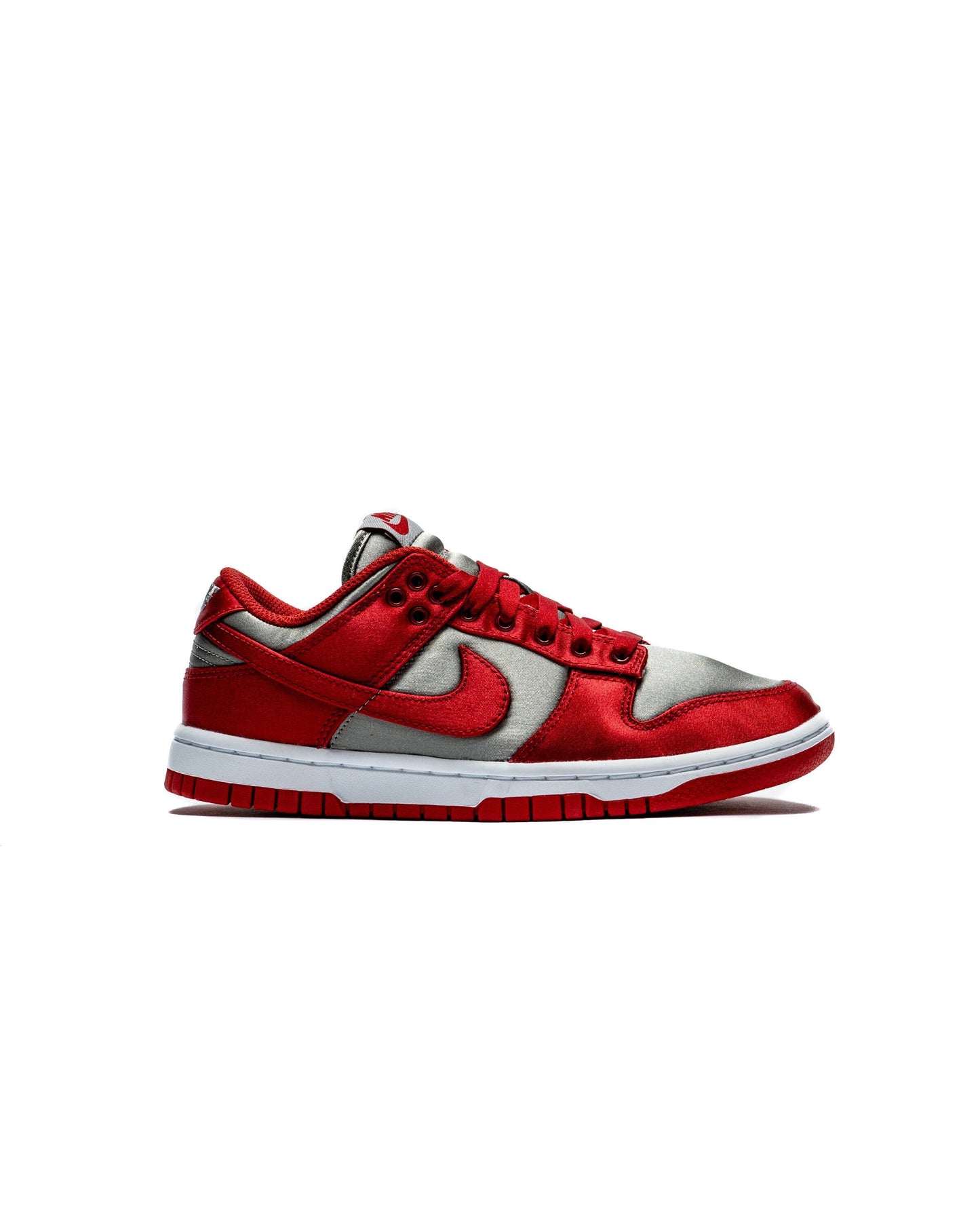 Exclusive Nike WMNS DUNK LOW ESS SNKR — 5 — Front View