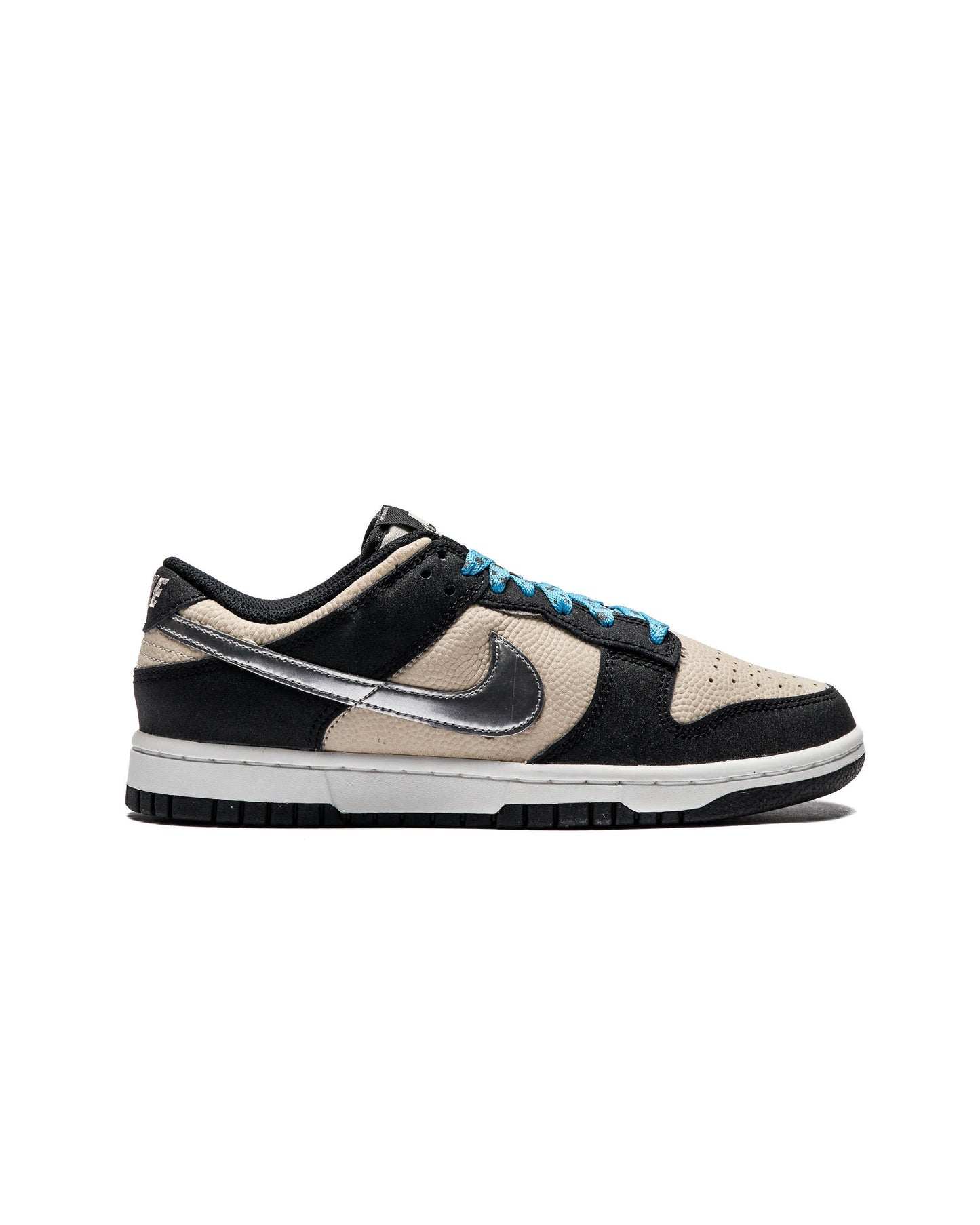 Exclusive Nike WMNS DUNK LOW — 5 — Front View