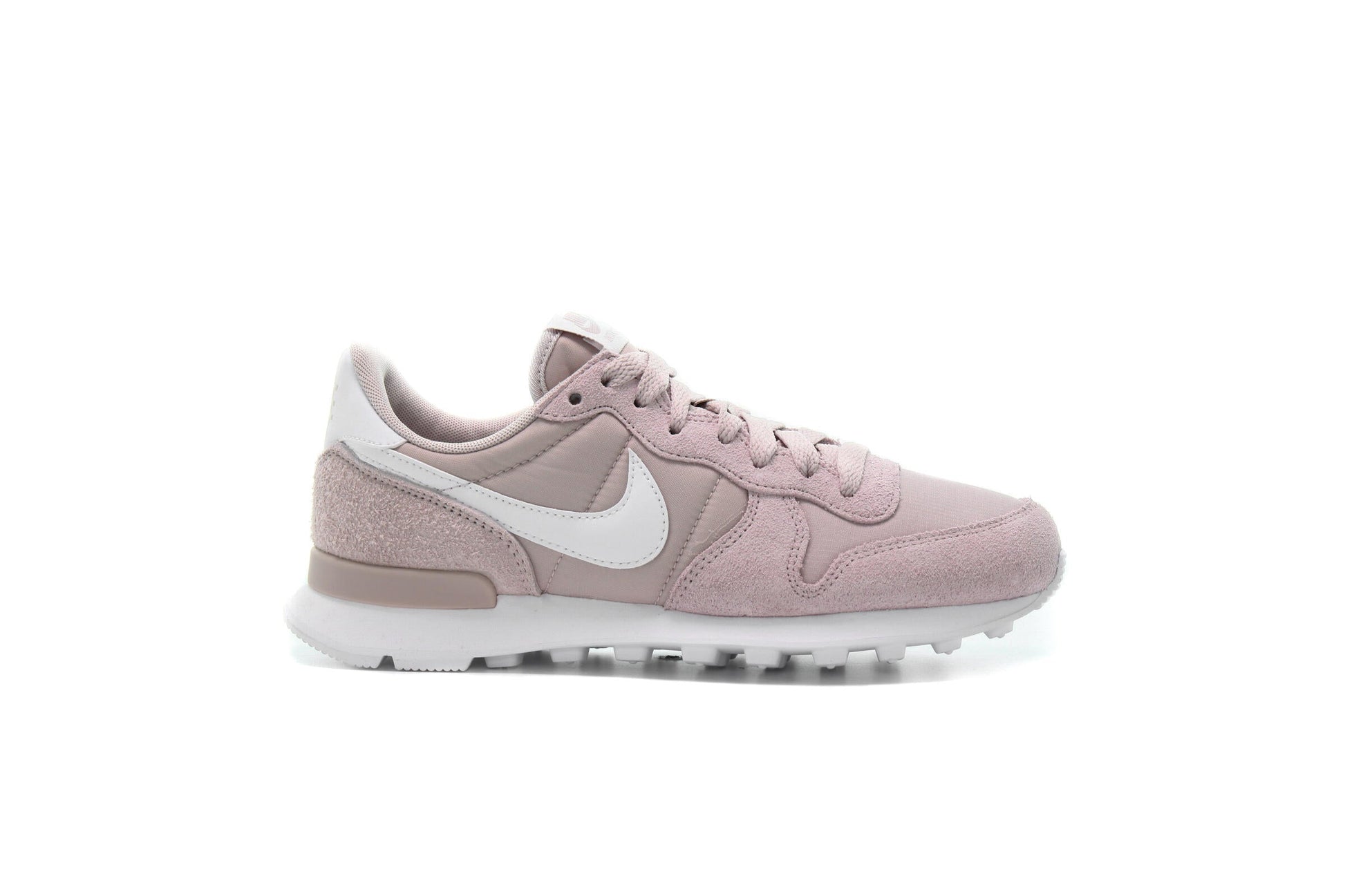 Exclusive Nike WMNS INTERNATIONALIST "PLATINUM VIOLET" — 5 — Front View