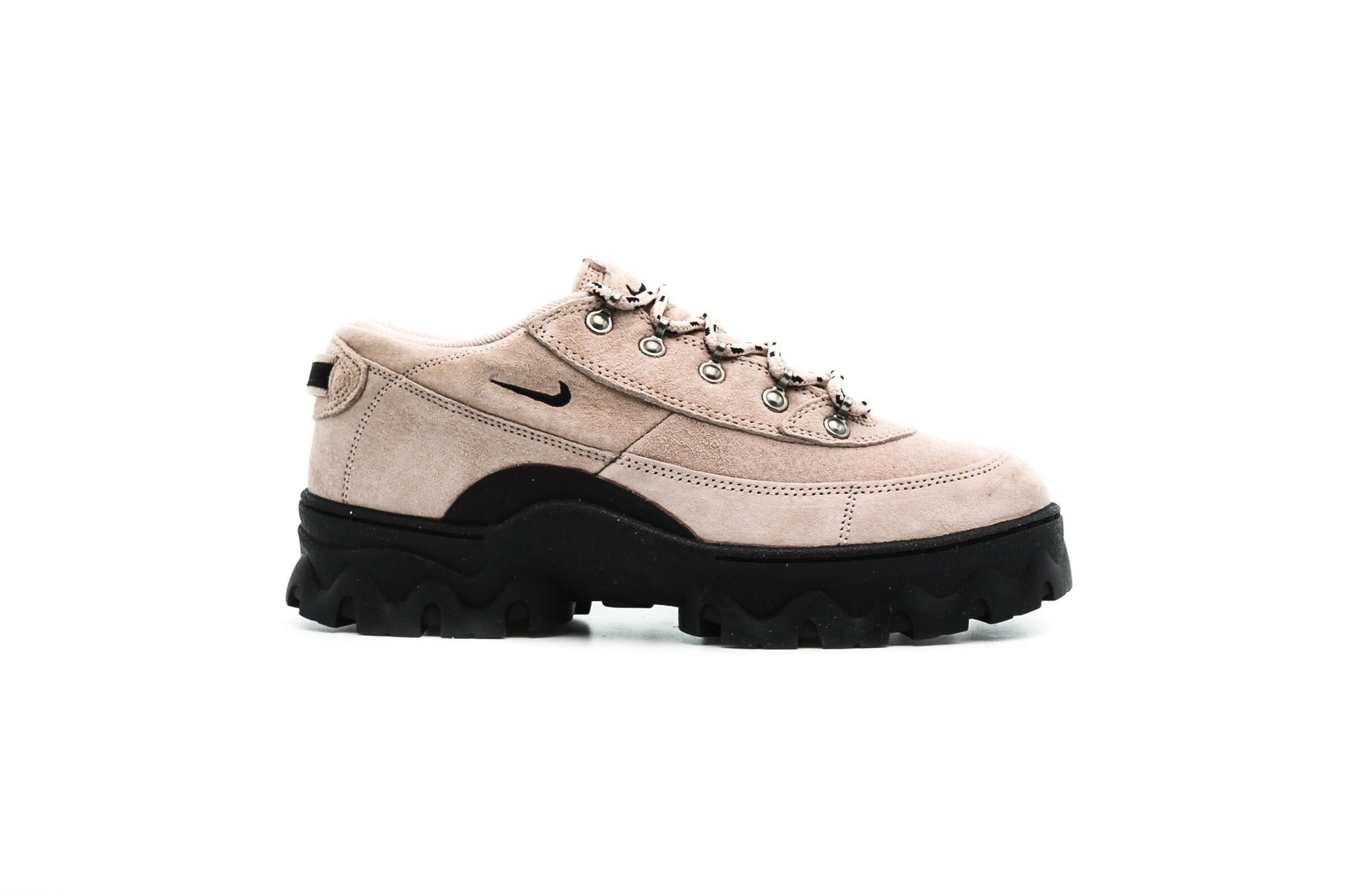 Exclusive Nike WMNS LAHAR LOW — 5 — Front View