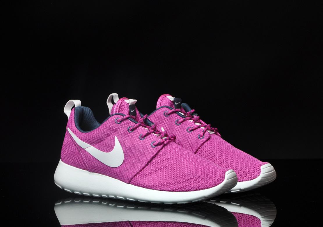 Exclusive Nike Wmns Roshe Run — 3.5 — Front View