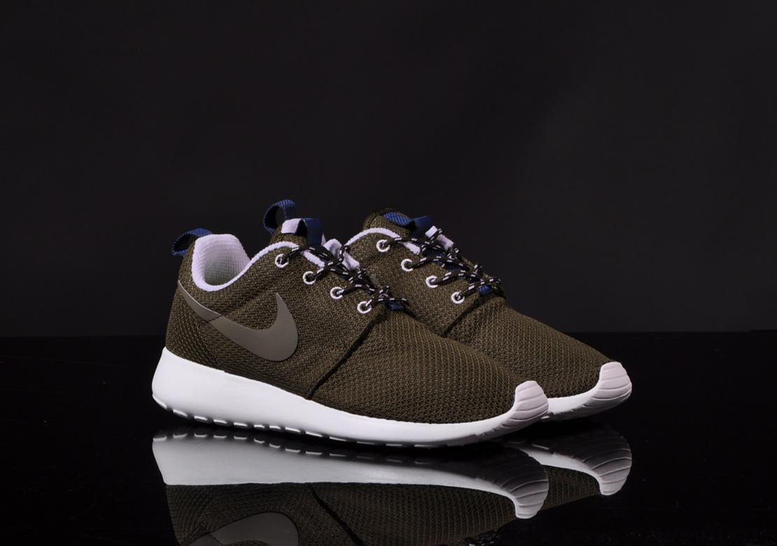 Exclusive Nike Wmns Roshe Run — 3.5 — Front View