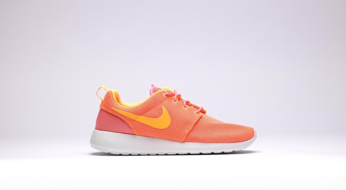 Exclusive Nike Wmns Rosherun — 5 — Front View