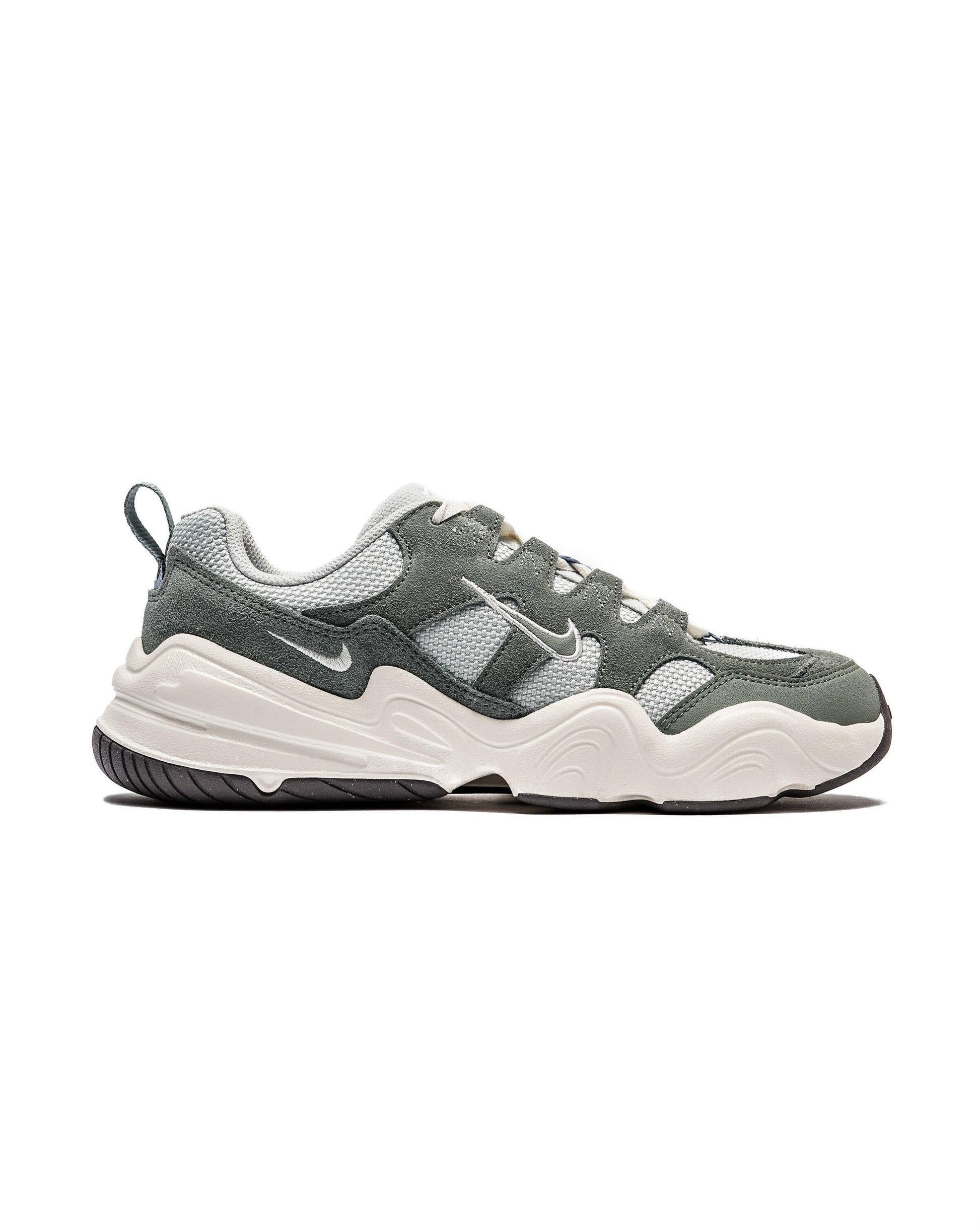Exclusive Nike WMNS TECH HERA — 5 — Front View