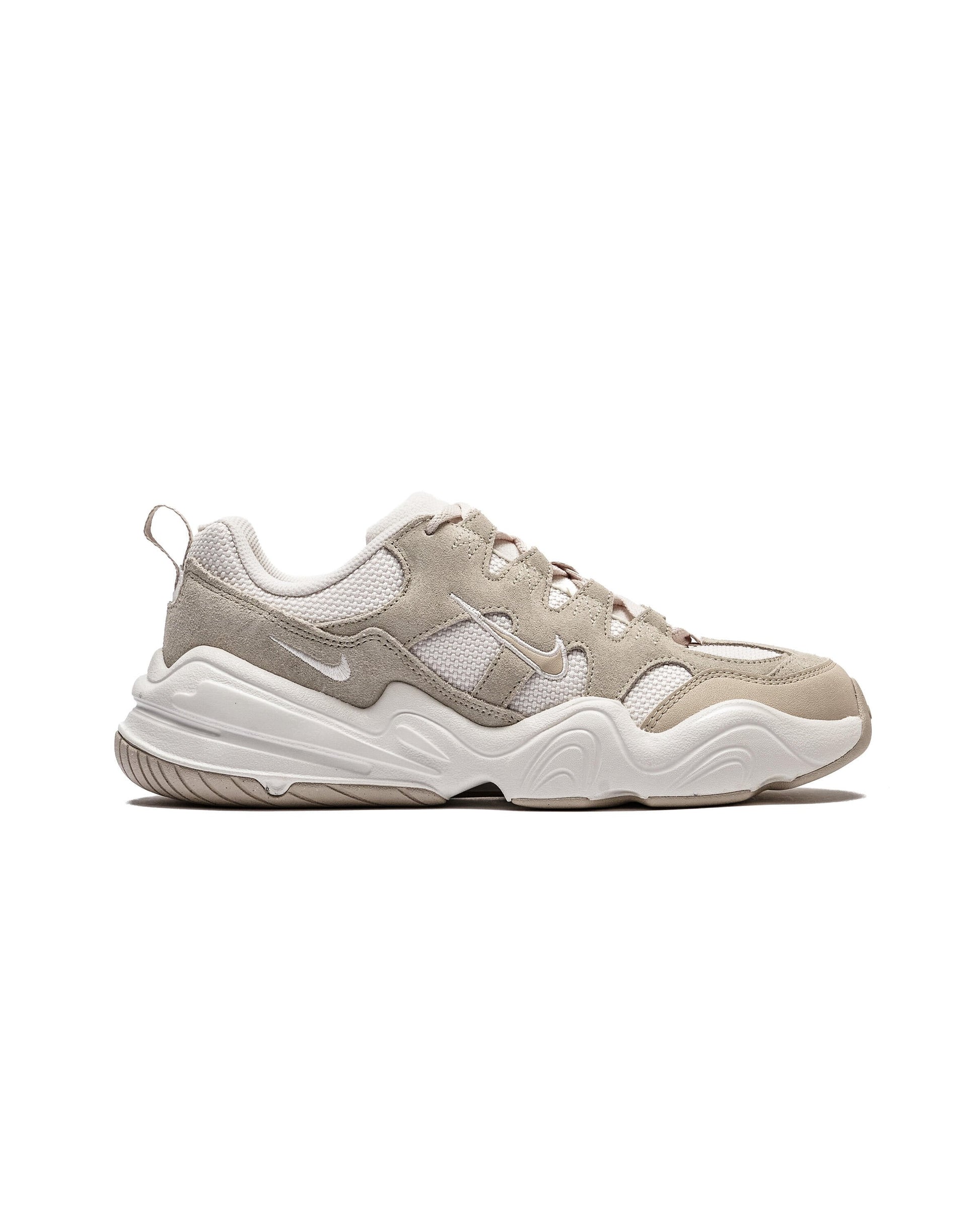 Exclusive Nike WMNS TECH HERA — 5 — Front View