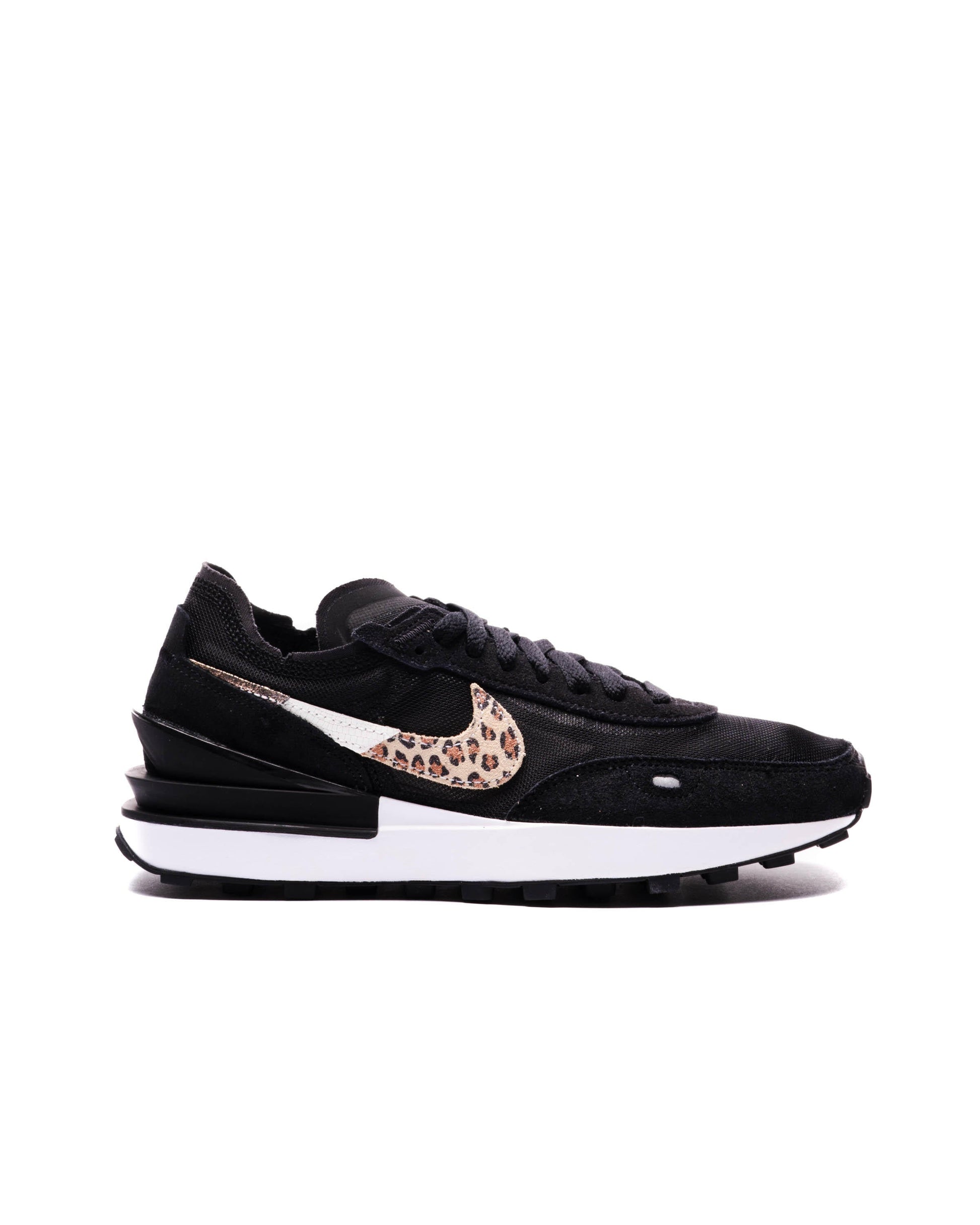 Exclusive Nike WMNS WAFFLE ONE SE — 5 — Front View