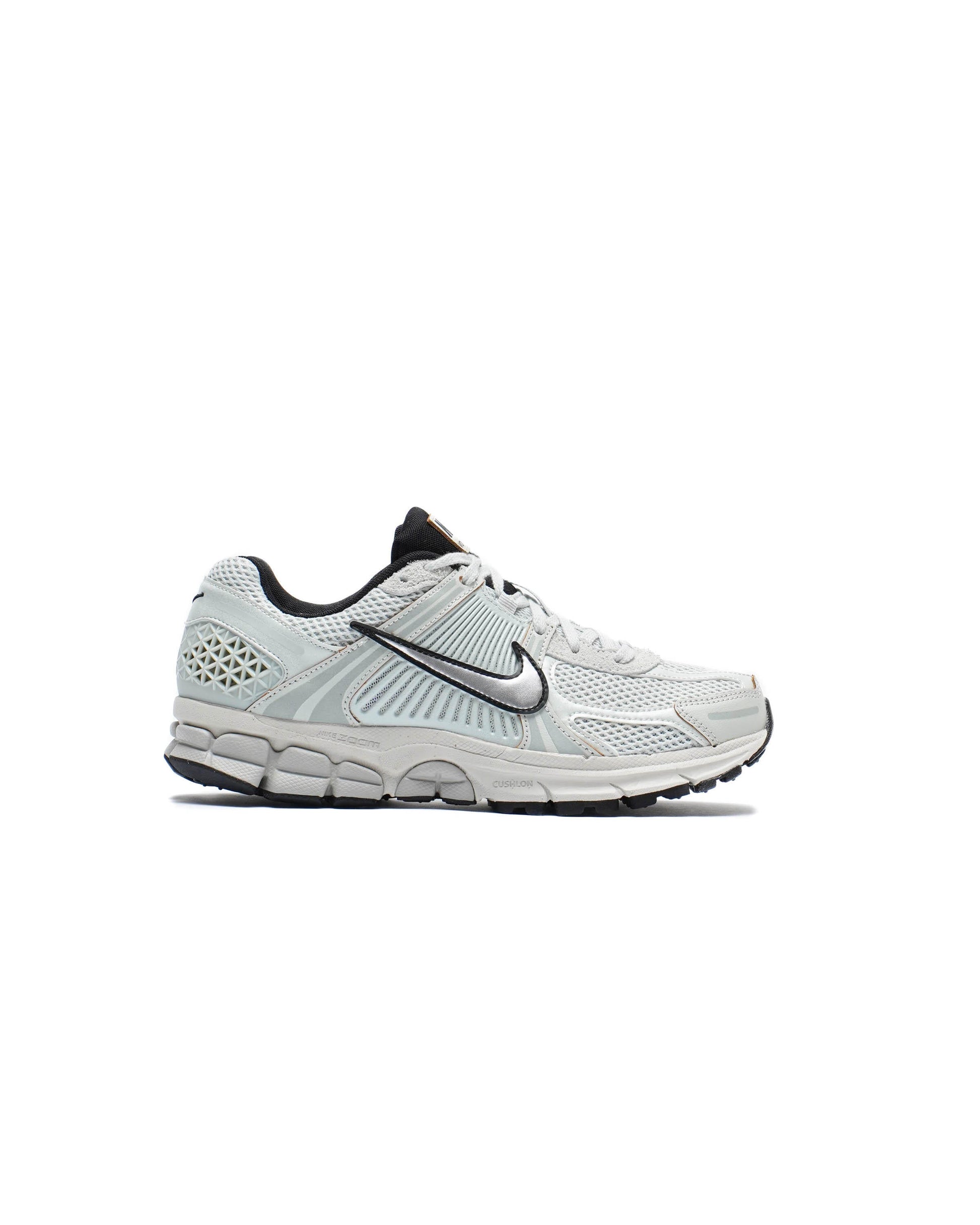 Exclusive Nike WMNS ZOOM VOMERO 5 — 5 — Front View