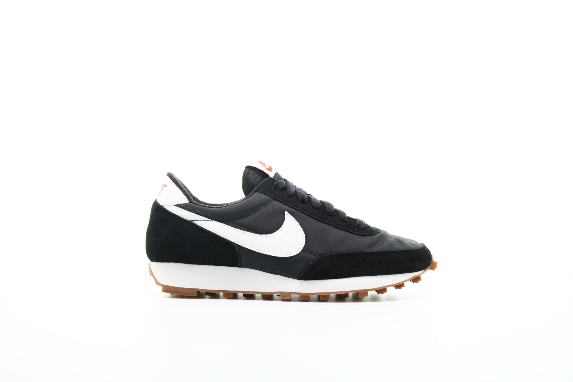 Exclusive Nike WMS DAYBREAK "BLACK" — 5 — Front View