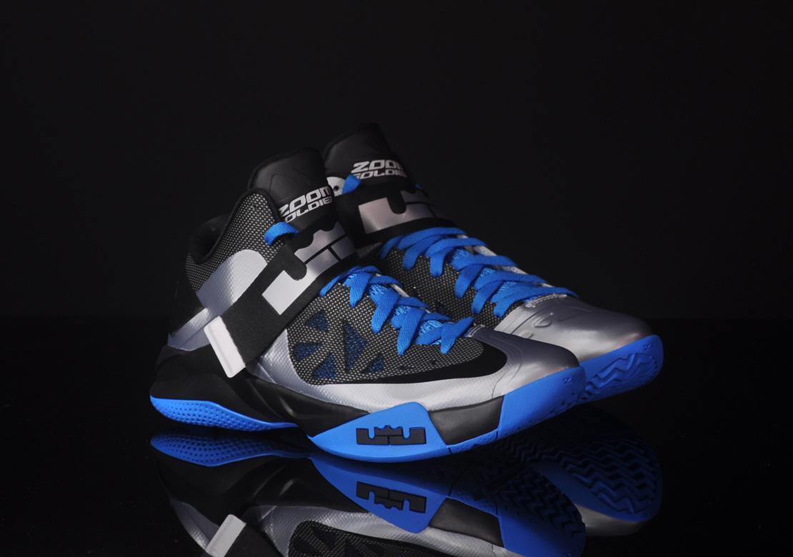 Exclusive Nike Zoom Soldier VI — 3.5 — Front View