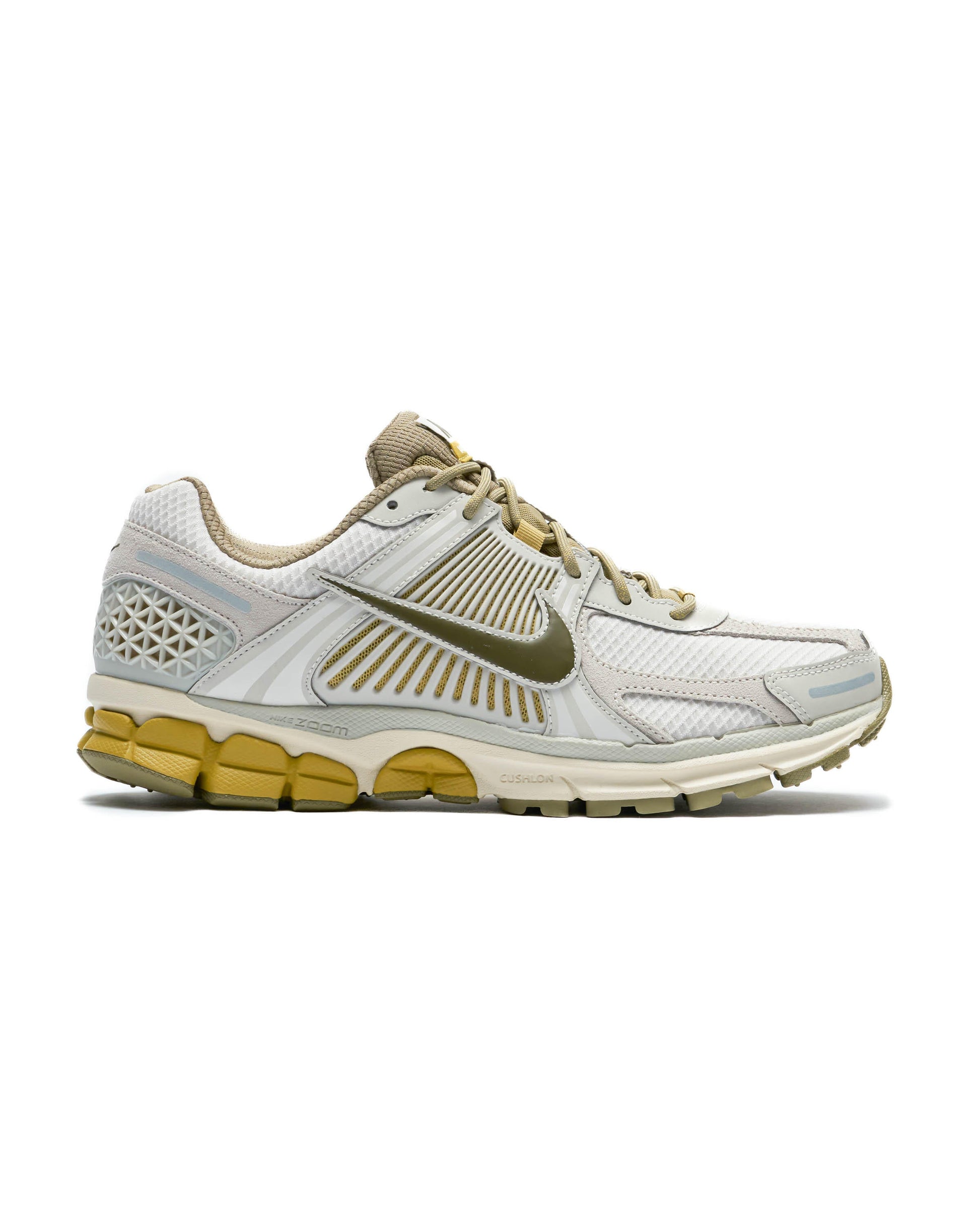 Exclusive Nike ZOOM VOMERO 5 — 3 — Front View