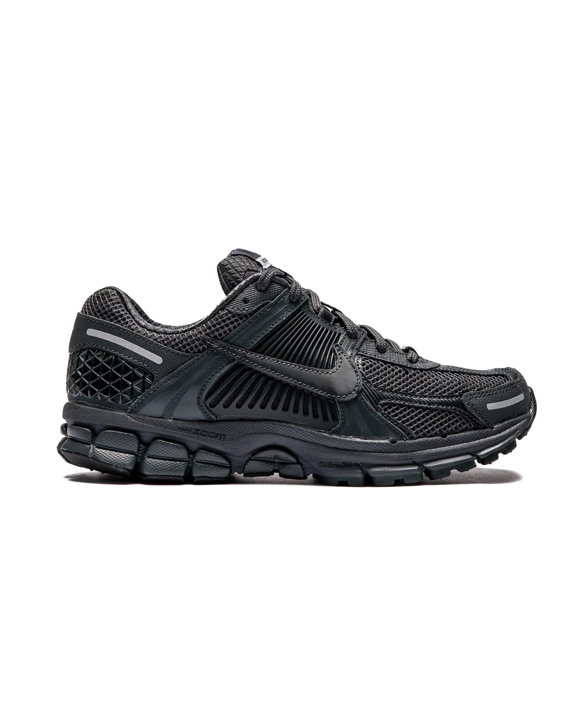 Exclusive Nike ZOOM VOMERO 5 — 3.5 — Front View