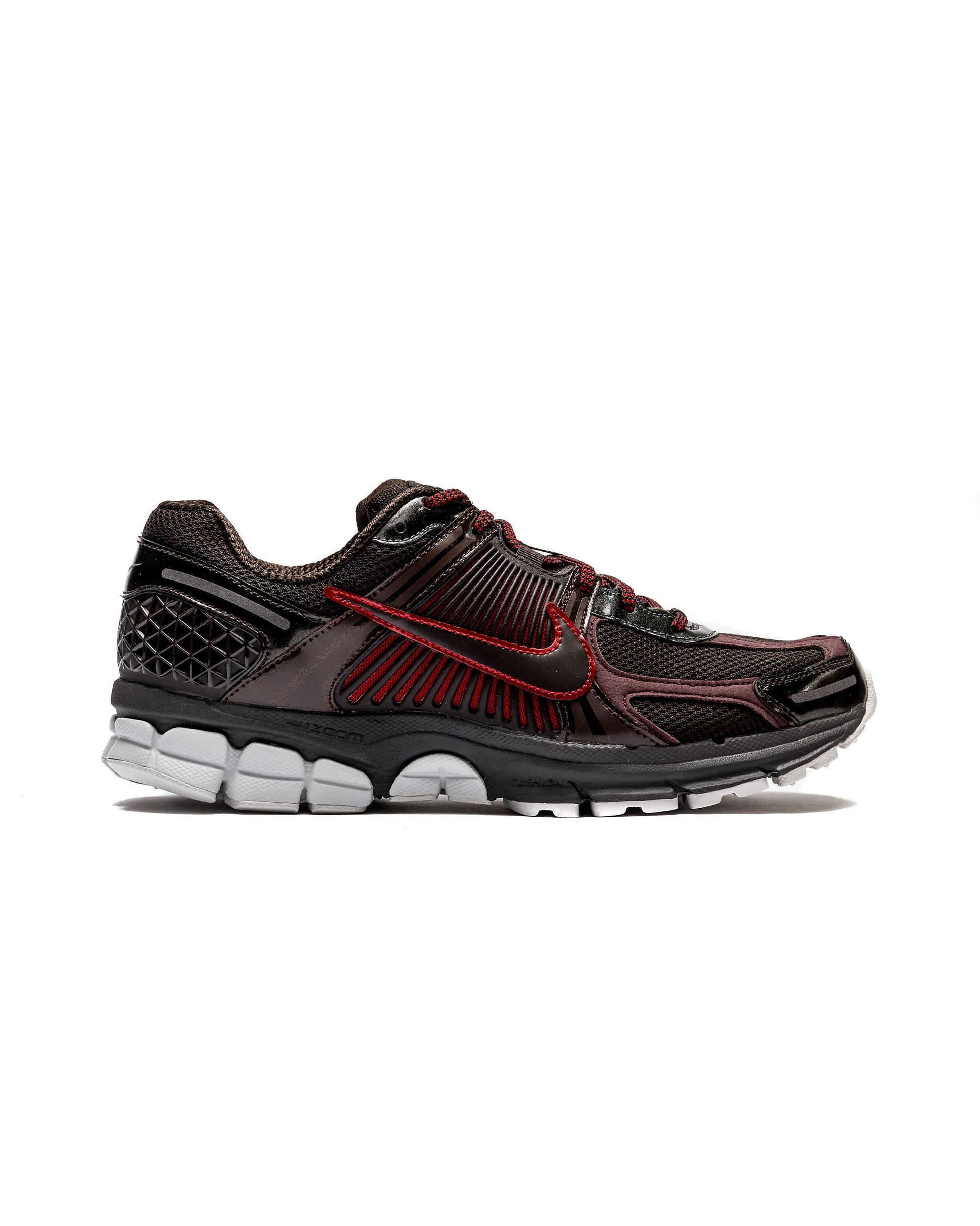 Exclusive Nike ZOOM VOMERO 5 — 3 — Front View
