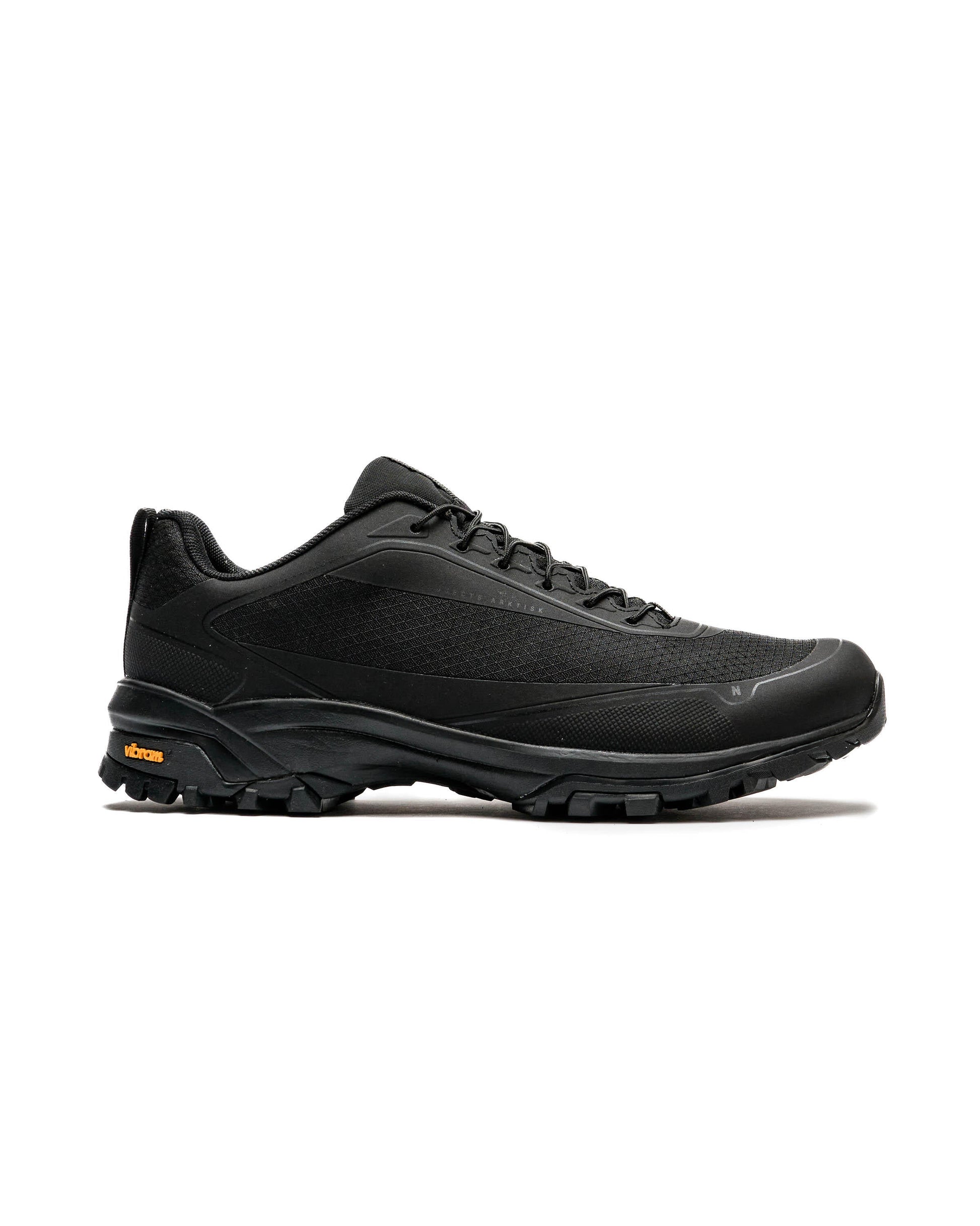 Exclusive Norse Projects Lace Up Runner V02 — 6.5 — Front View