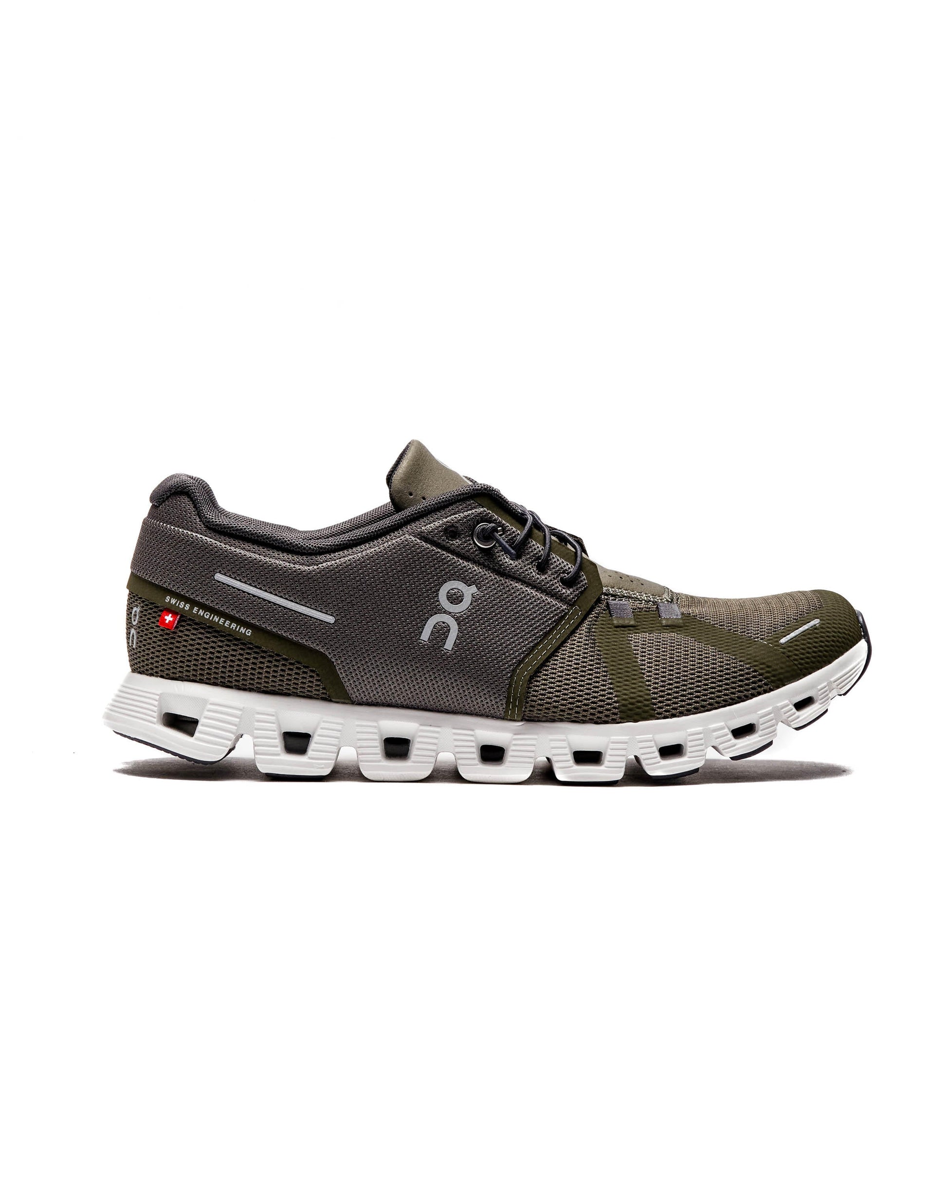 Exclusive ON Running Cloud 5 — 7 — Front View