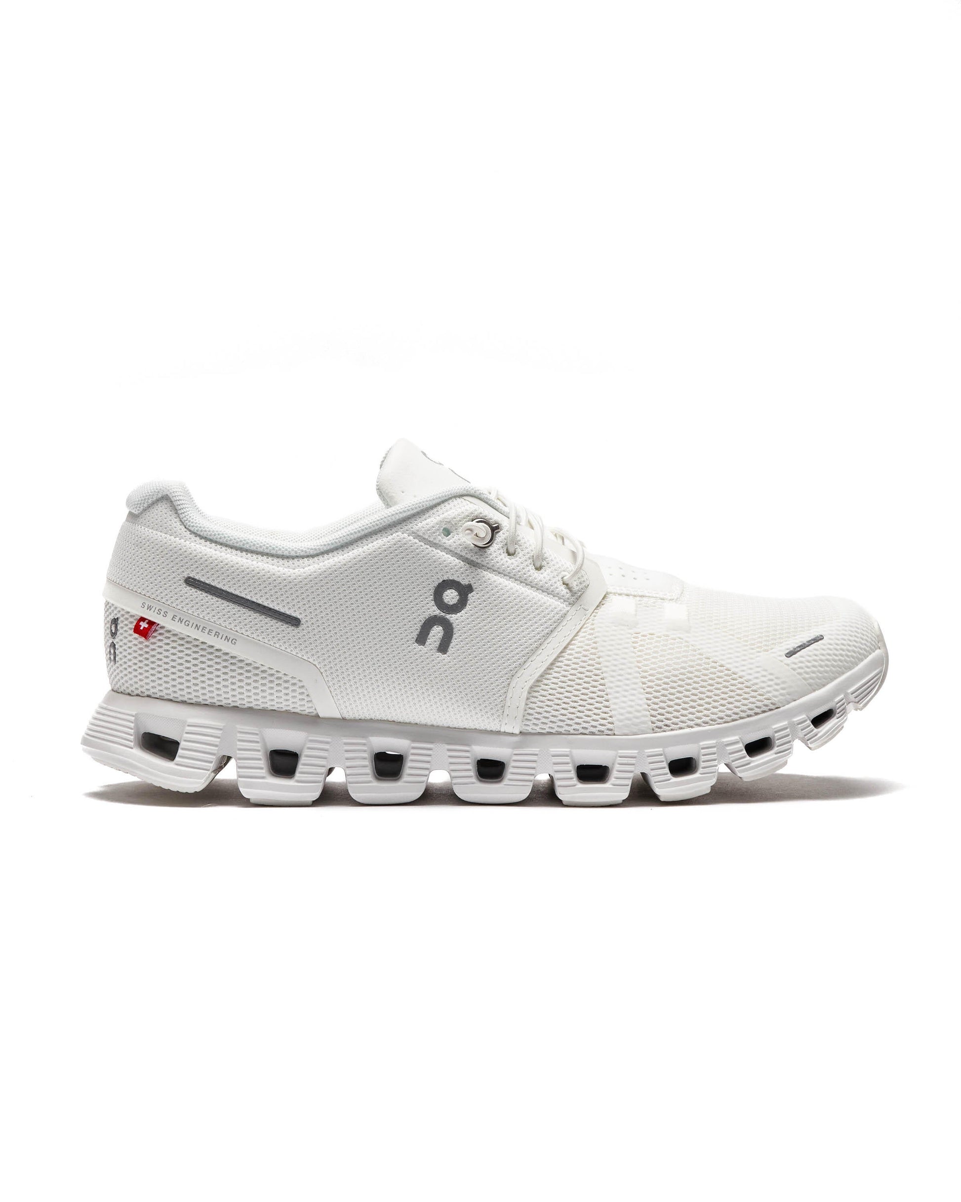 Exclusive ON Running Cloud 5 — 7 — Front View