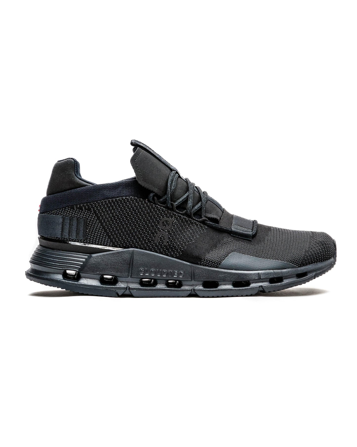 Exclusive ON Running CLOUDNOVA "BLACK" — 7 — Front View