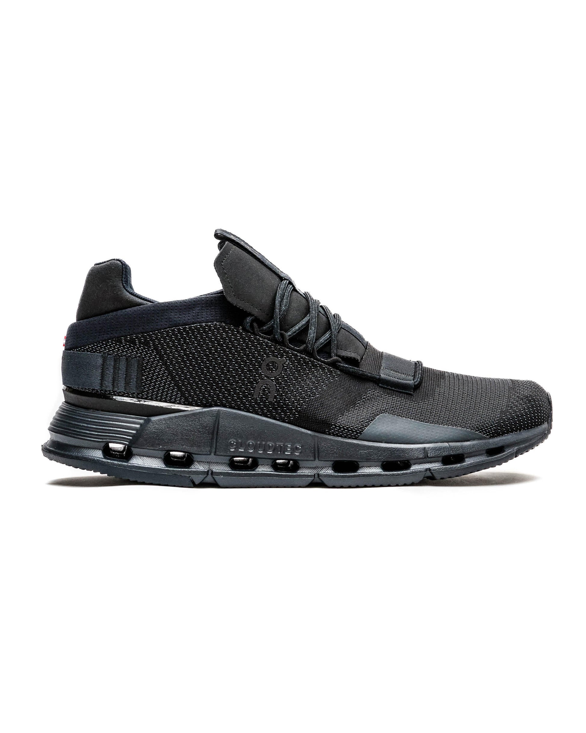 Exclusive ON Running CLOUDNOVA "BLACK" — 7 — Front View