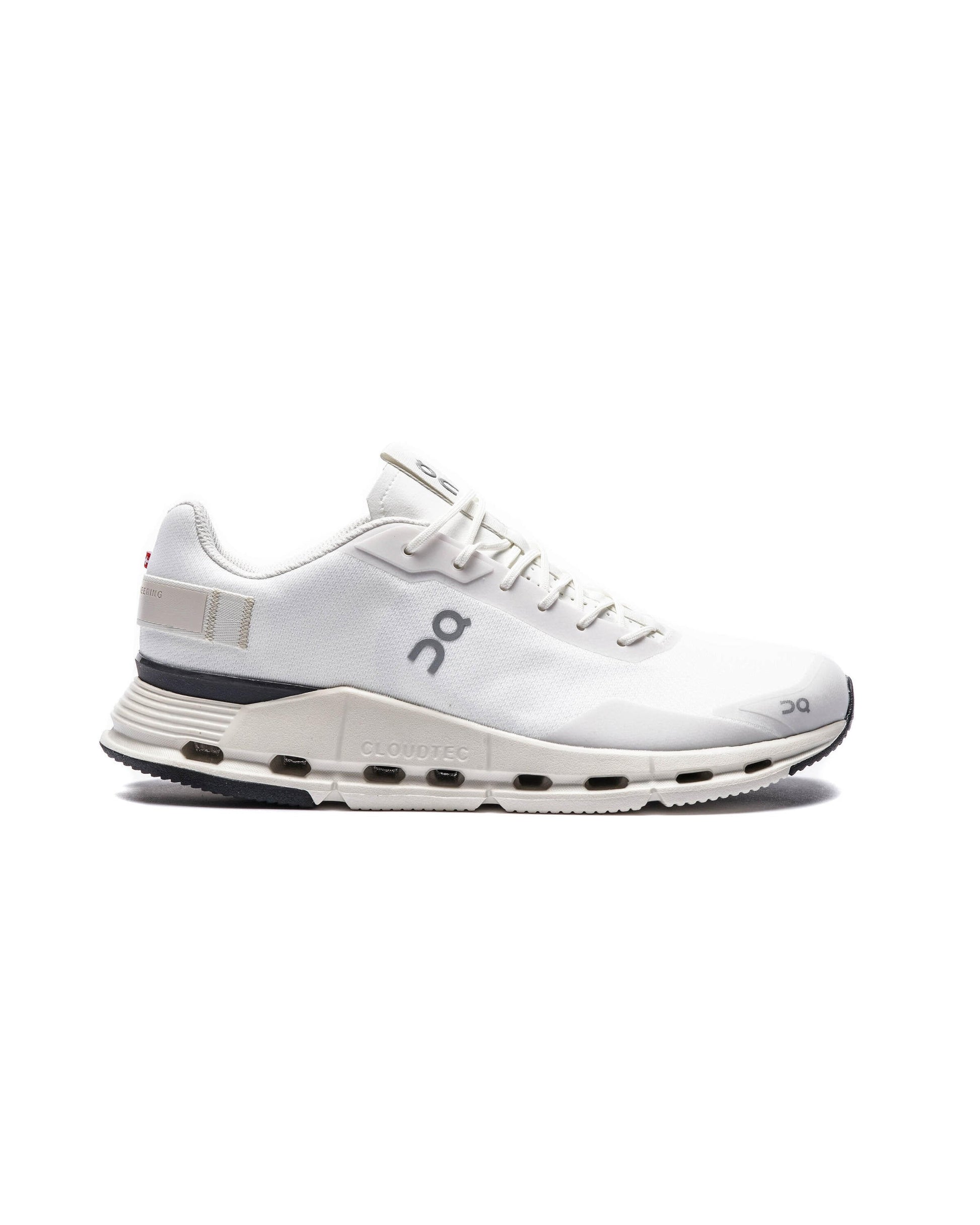 Exclusive ON Running Cloudnova Form — 7 — Front View