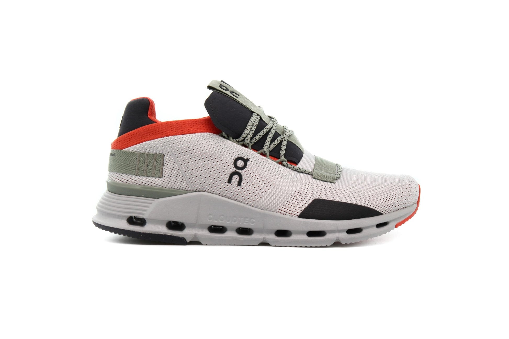 Exclusive ON Running CLOUDNOVA "SILVER" — 7 — Front View