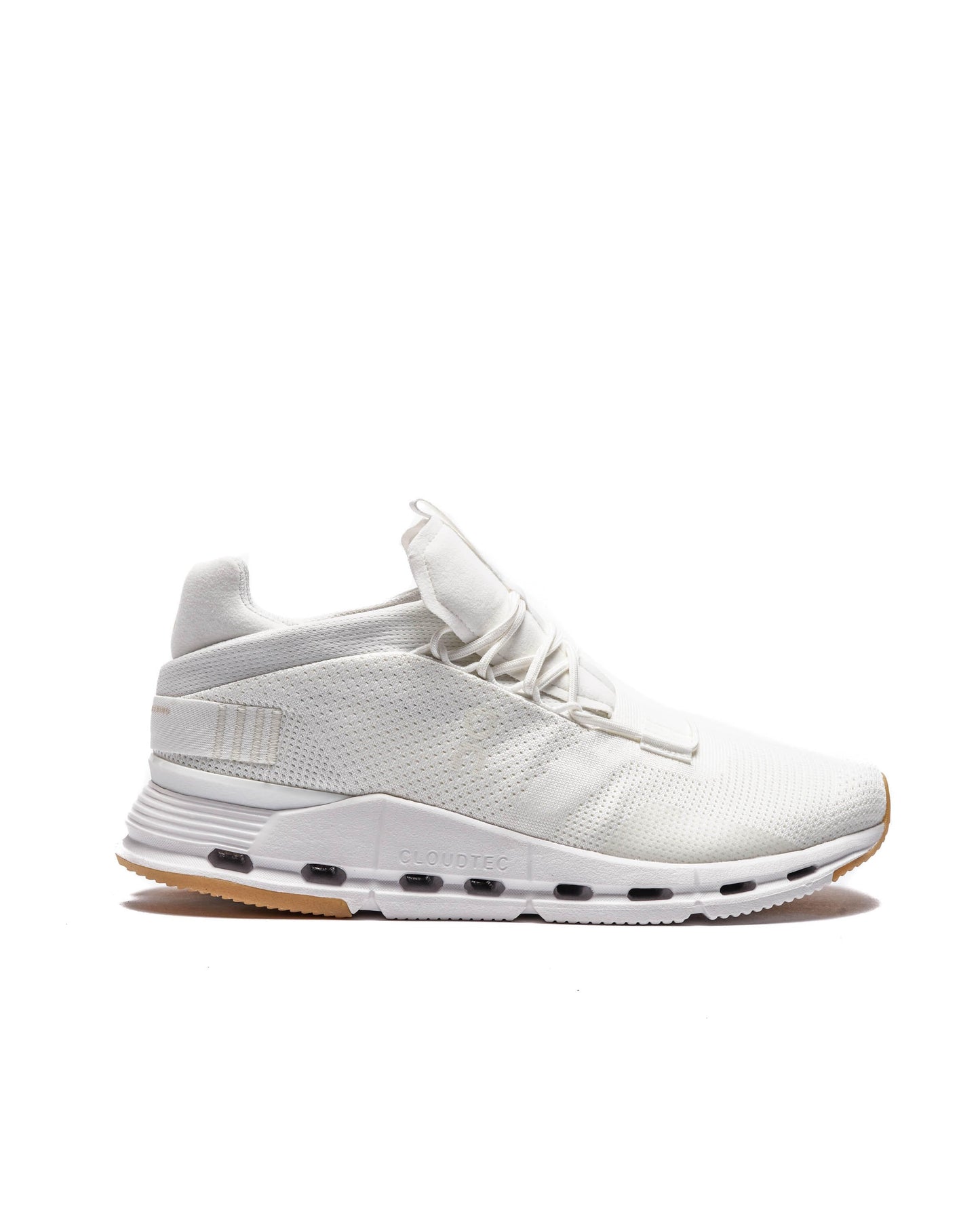Exclusive ON Running Cloudnova Undyed — 7 — Front View